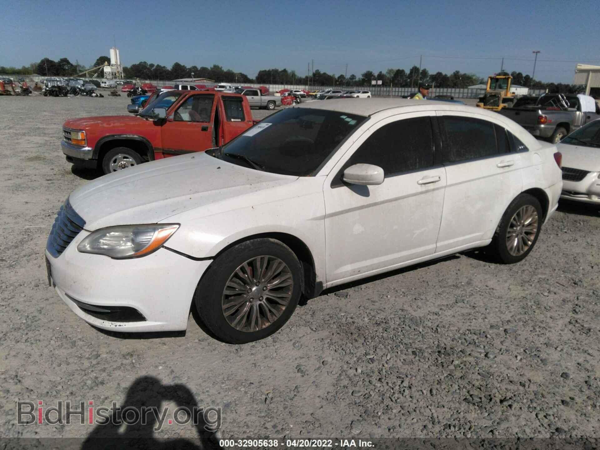 2012 CHRYSLER 200 - VIN: 1C3CCBAB8CN105459 - Фото 2