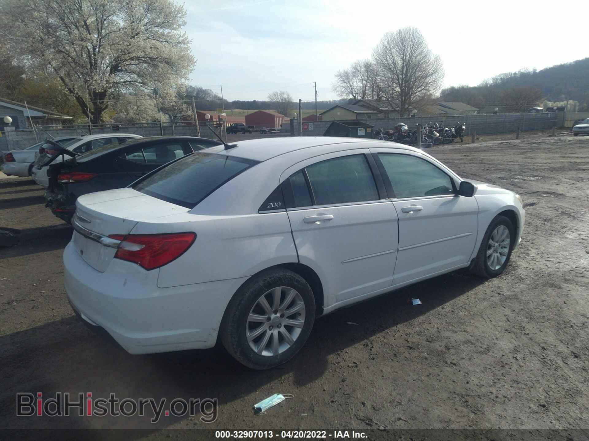 2013 CHRYSLER 200 - VIN: 1C3CCBBG1DN731981 - Photo 4