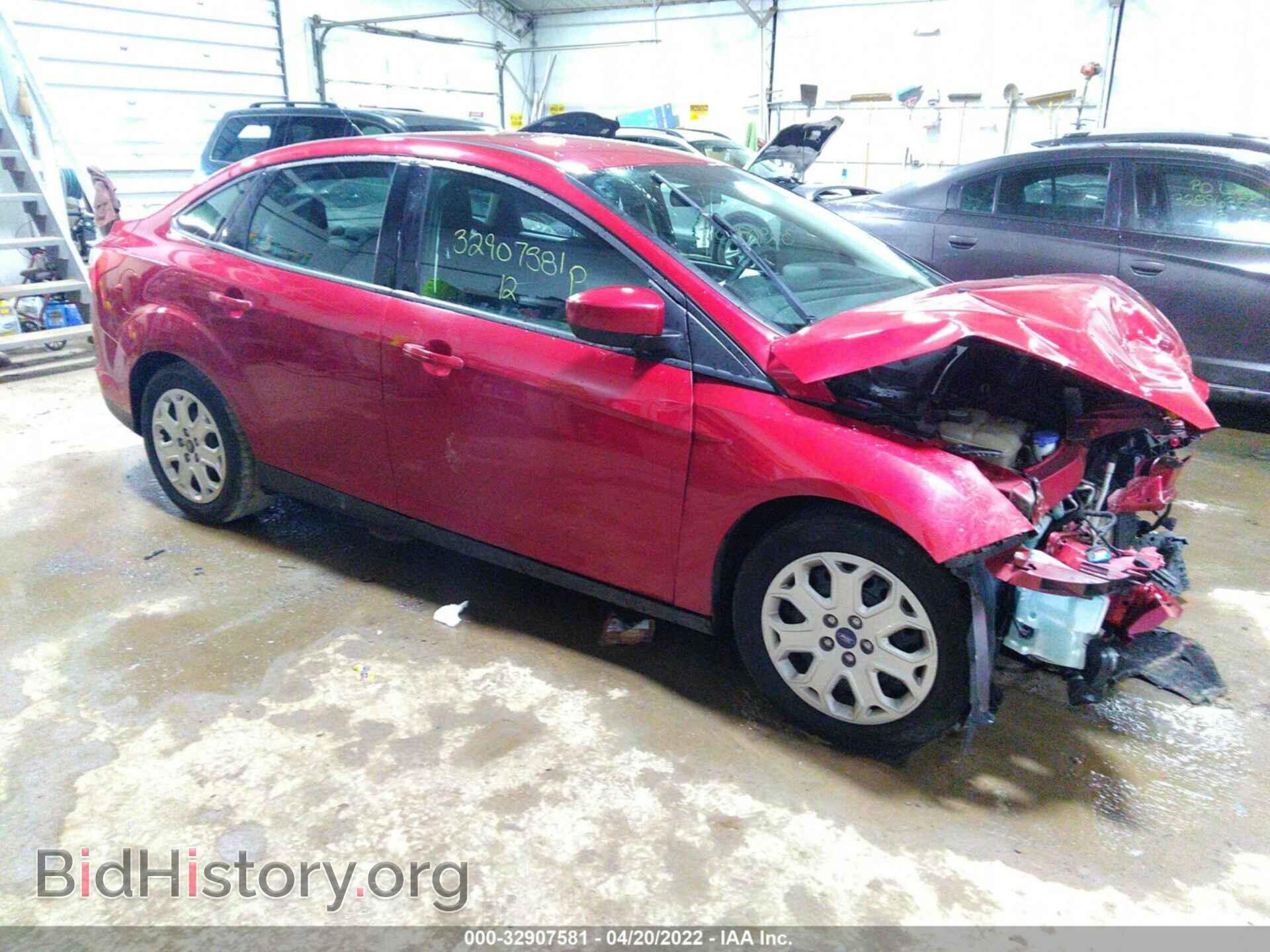 Photo 1FAHP3F28CL104608 - FORD FOCUS 2012