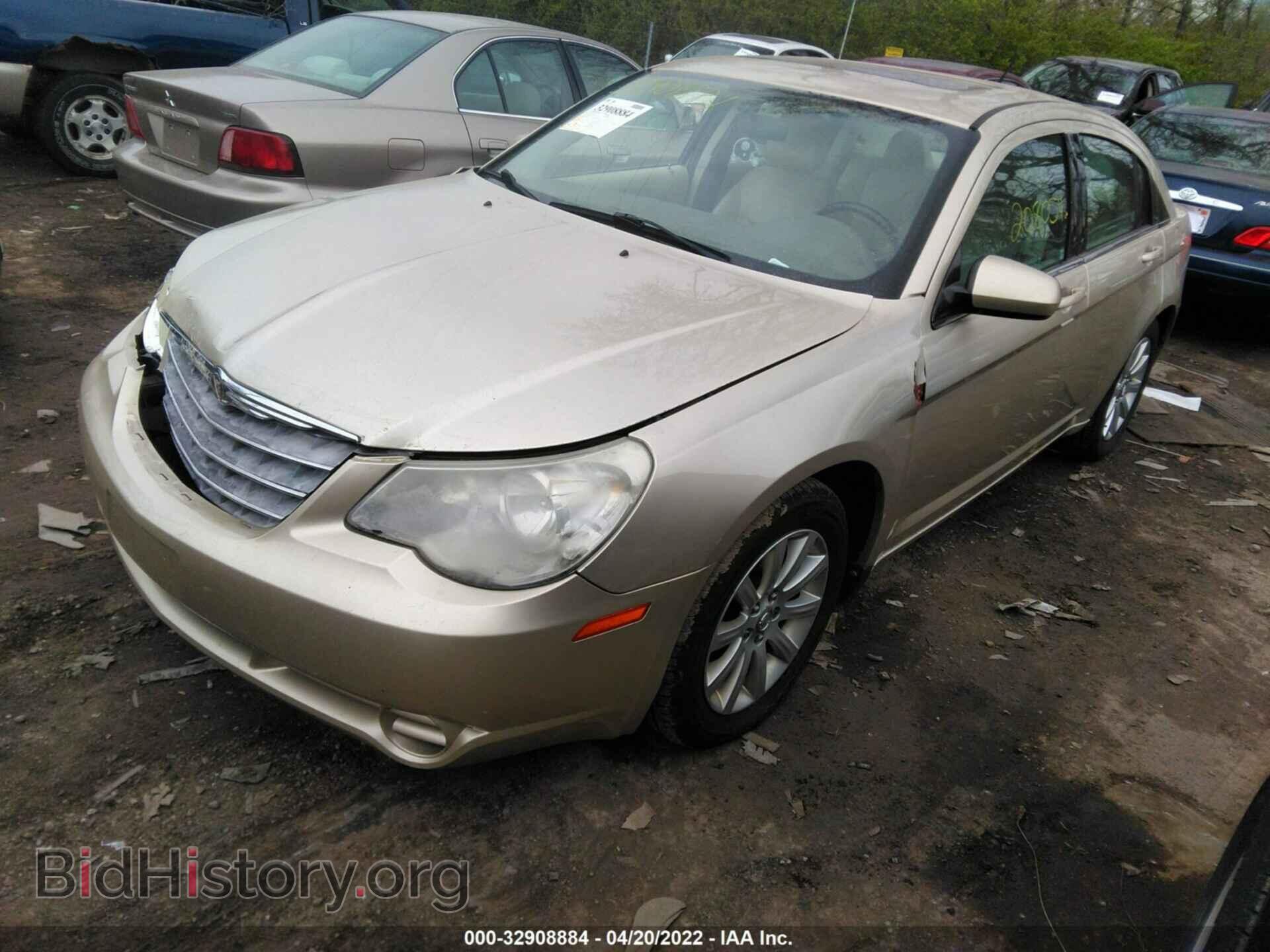 2010 CHRYSLER SEBRING - VIN: 1C3CC5FB2AN109529 - Фото 2