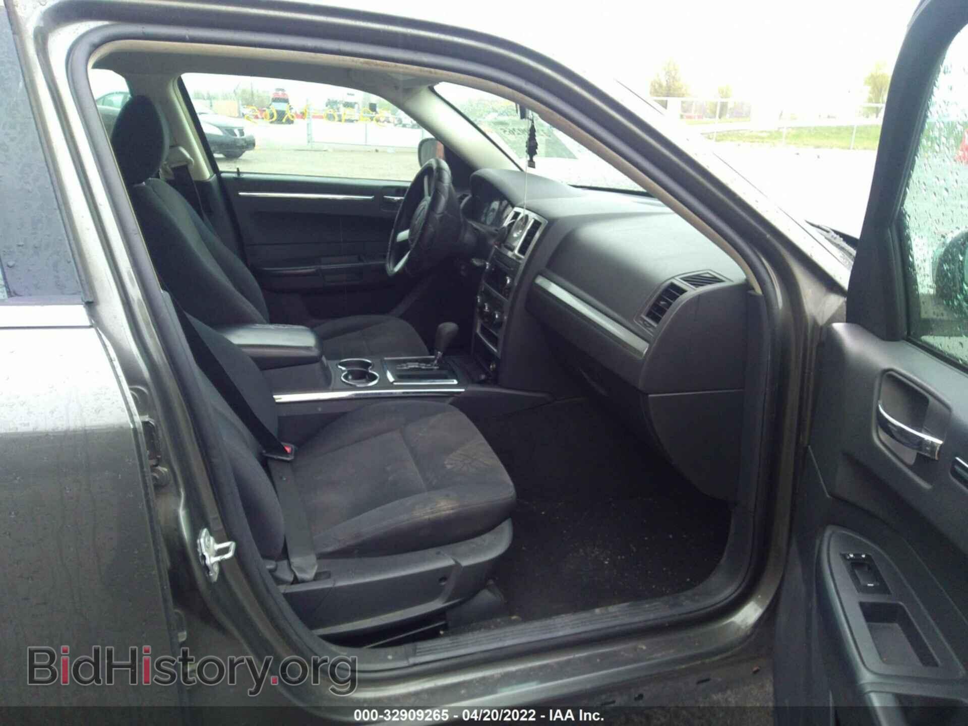 2010 CHRYSLER 300 - VIN: 2C3CA4CDXAH105758 - Фото 5