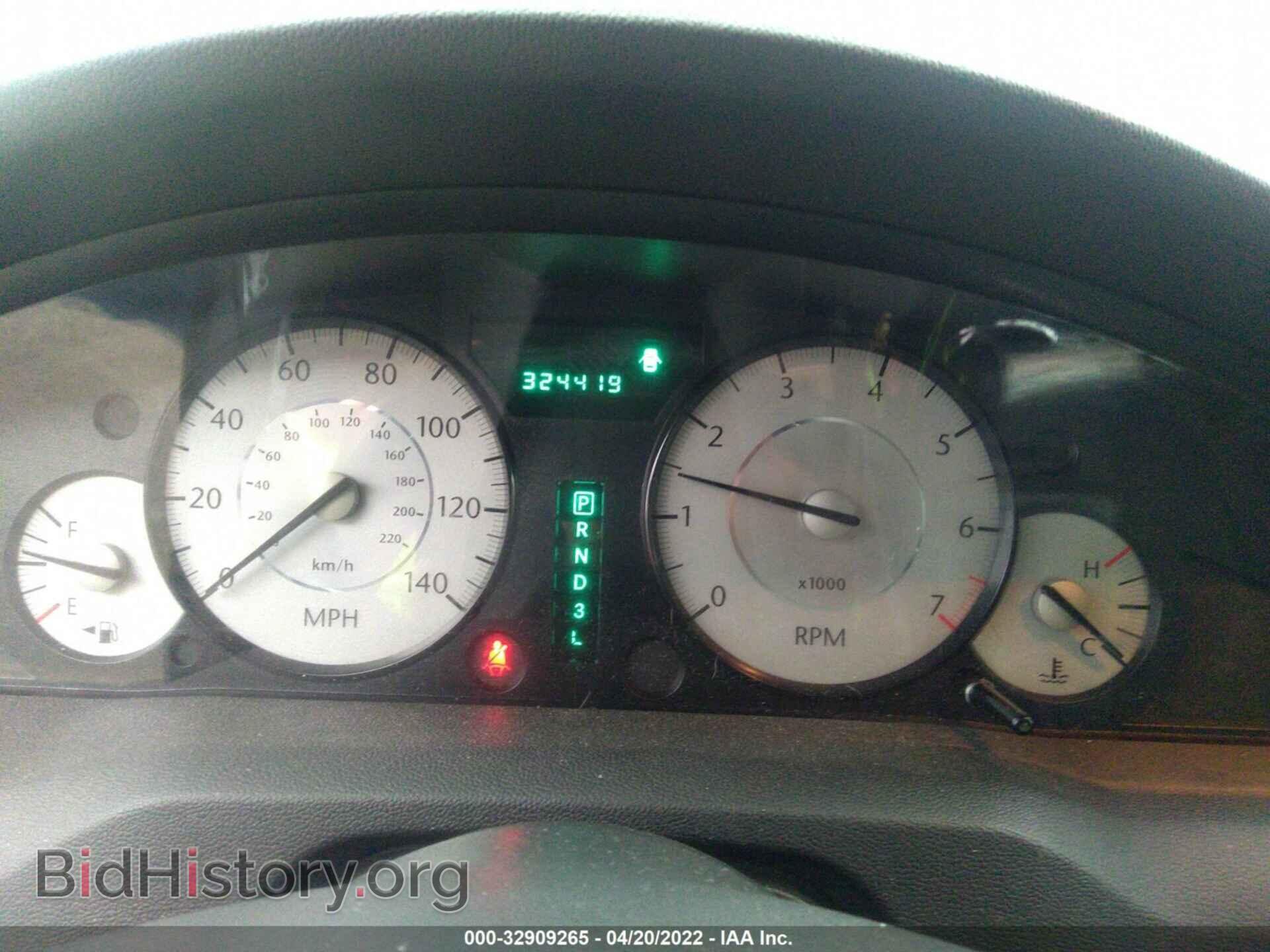2010 CHRYSLER 300 - VIN: 2C3CA4CDXAH105758 - Фото 7