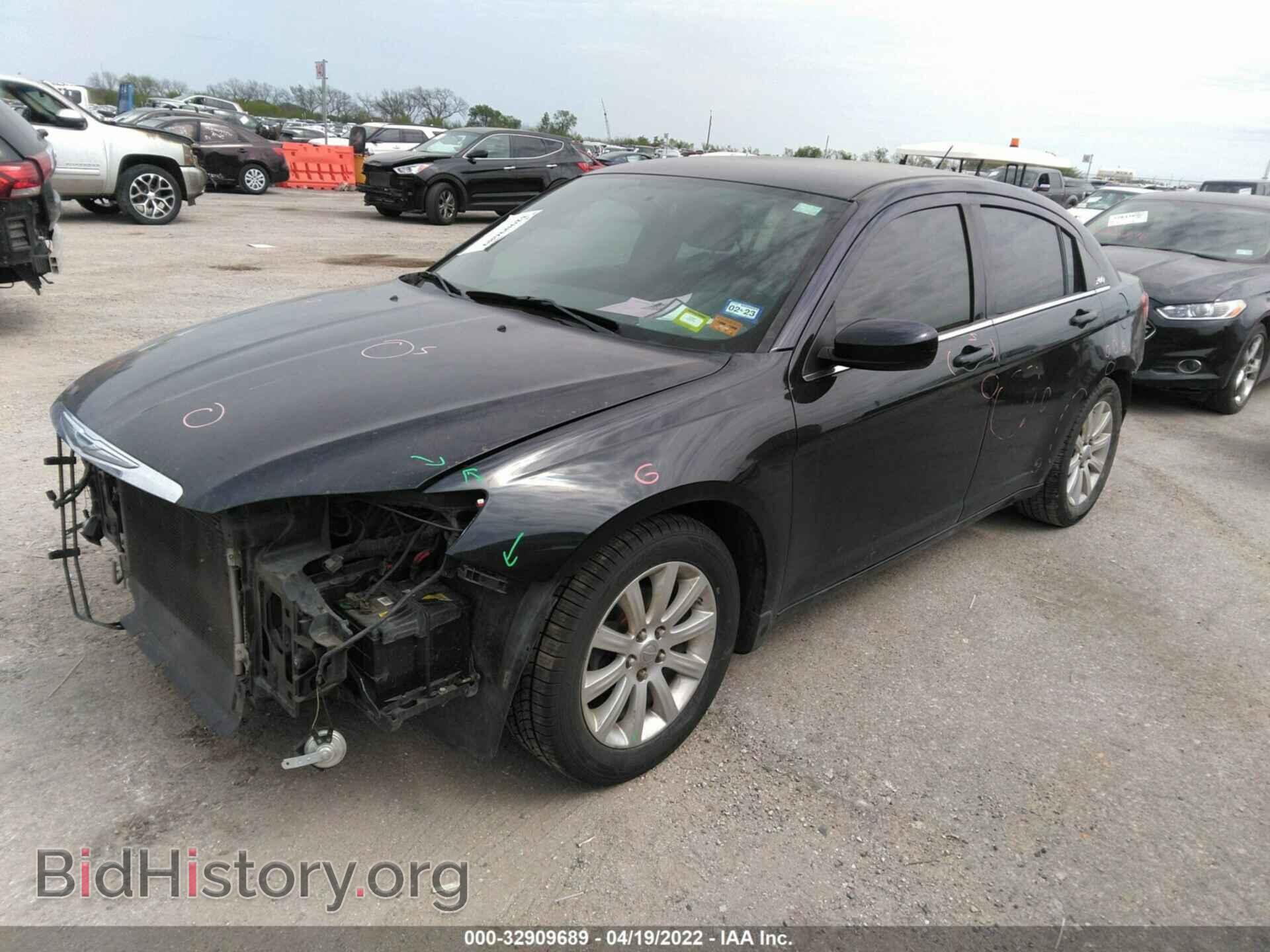 2011 CHRYSLER 200 - VIN: 1C3BC4FB3BN601297 - Фото 2