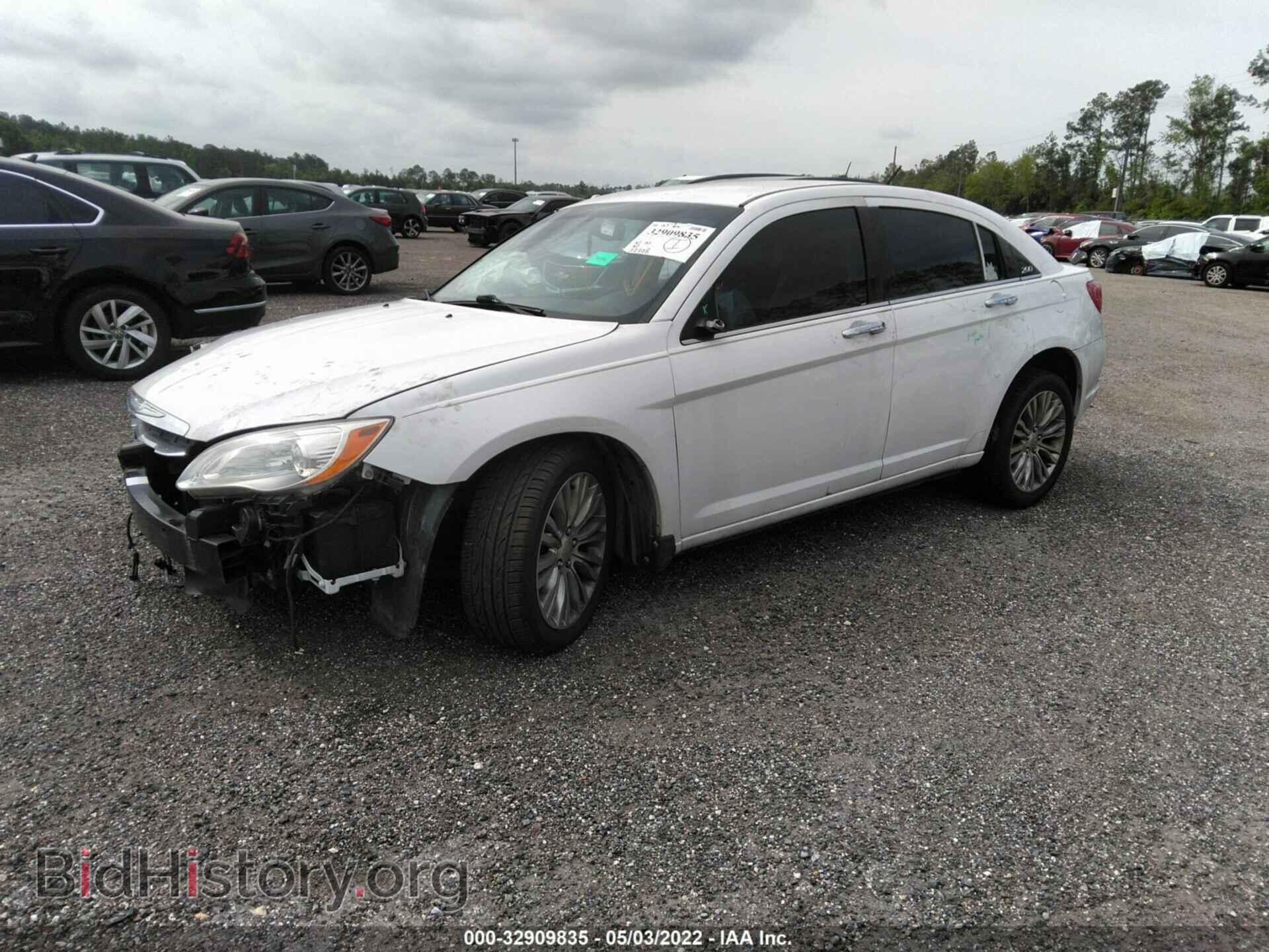 2012 CHRYSLER 200 - VIN: 1C3CCBCG0CN305227 - Фото 2