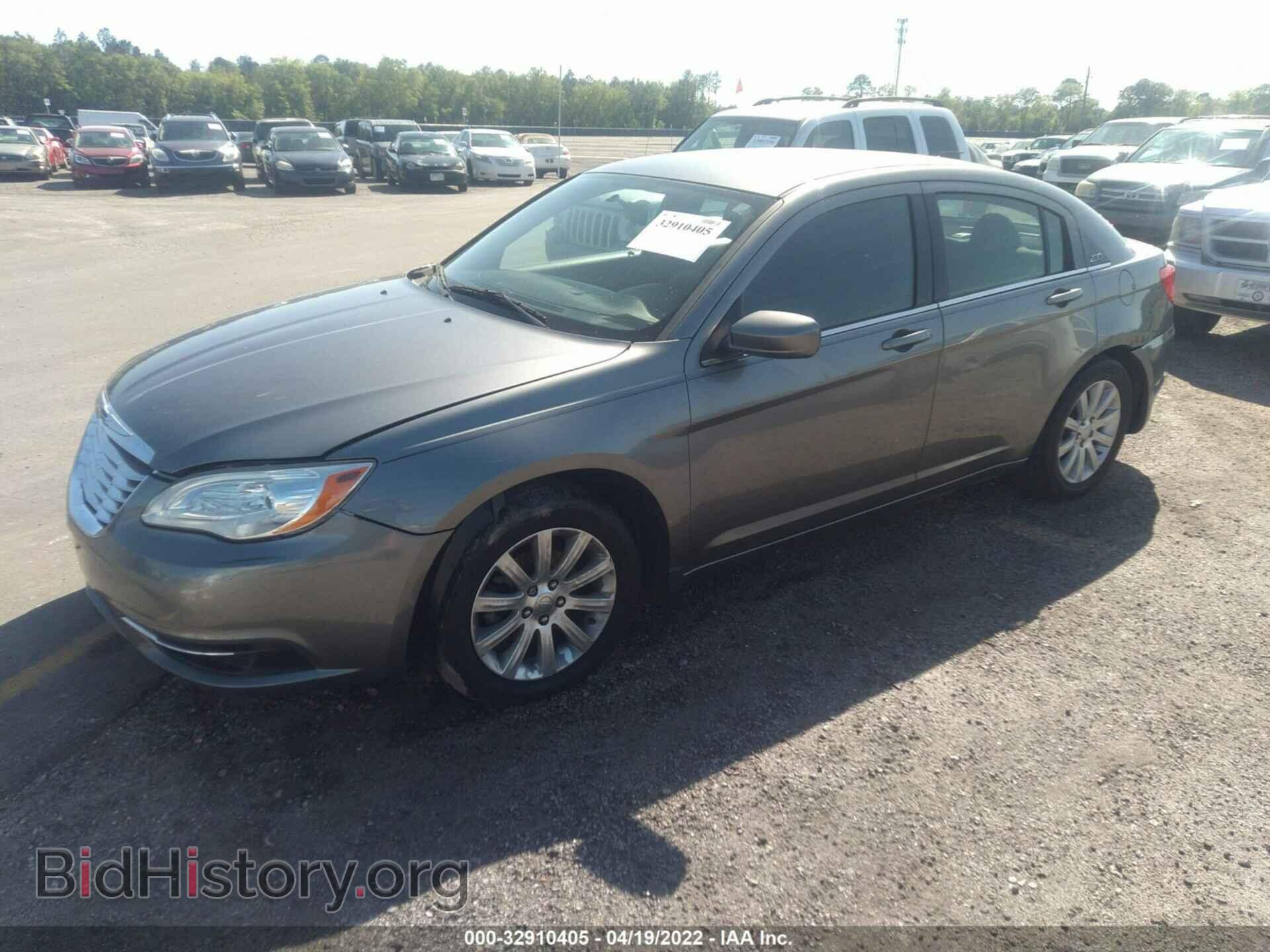 2011 CHRYSLER 200 - VIN: 1C3BC1FB3BN603601 - Фото 2