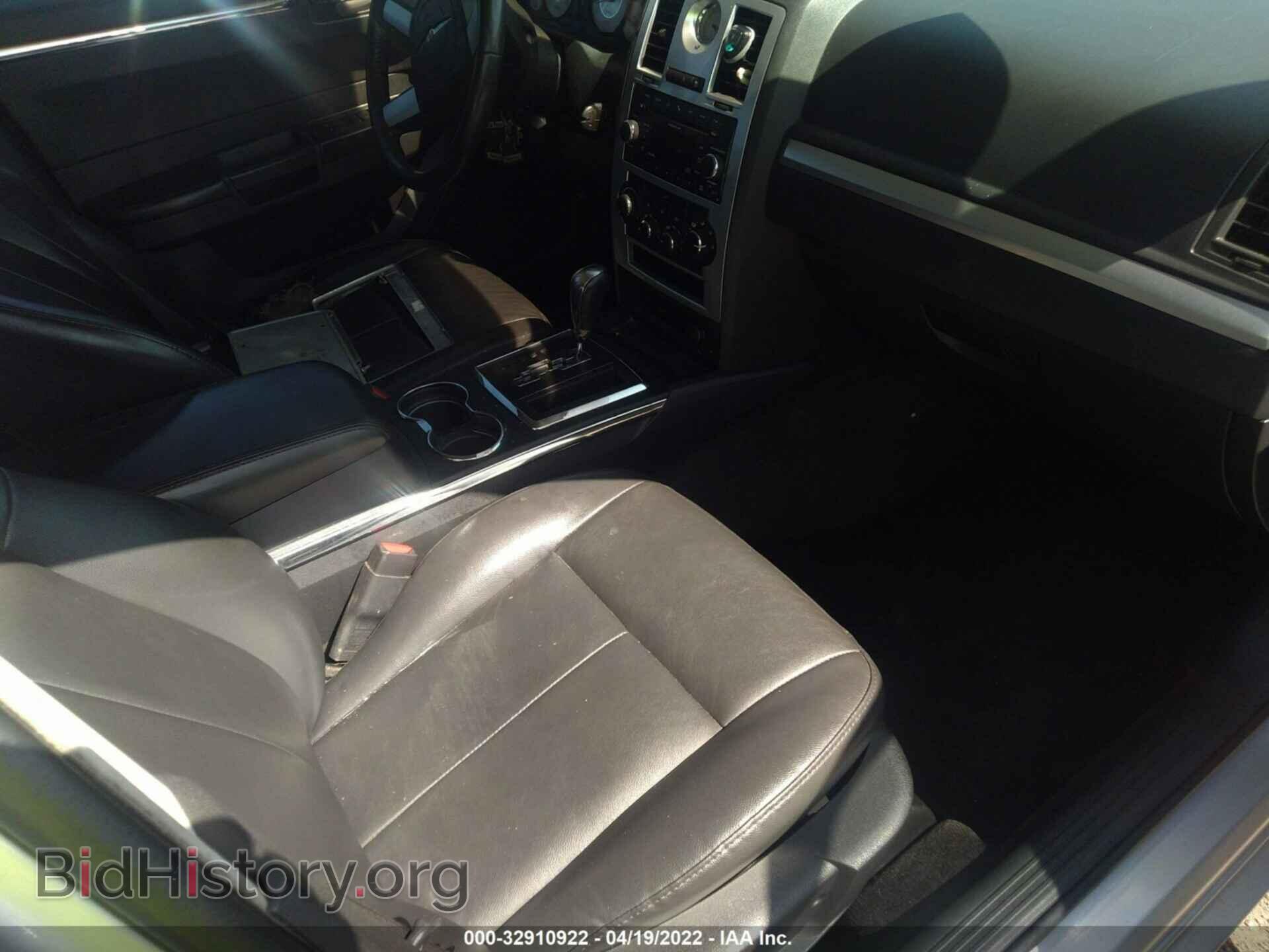 2010 CHRYSLER 300 - VIN: 2C3CA5CV0AH266053 - Фото 5