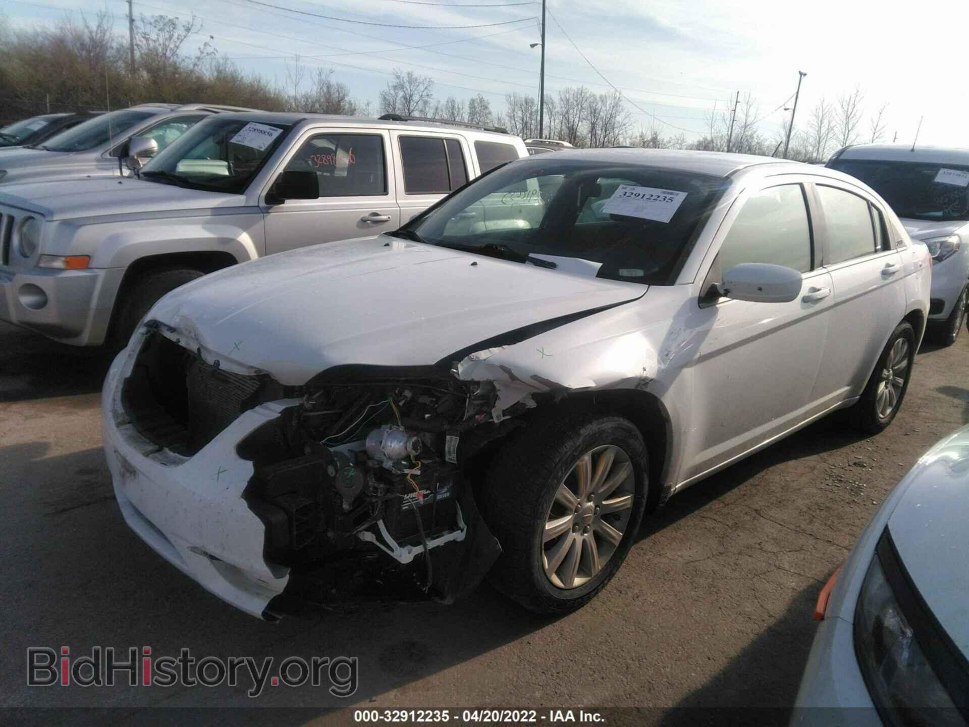 2013 CHRYSLER 200 - VIN: 1C3CCBBB8DN655521 - Фото 2