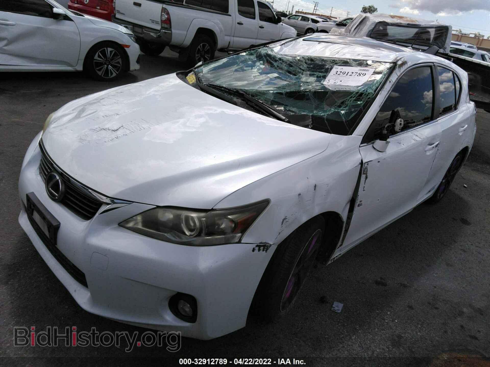 2011 LEXUS CT 200H - VIN: JTHKD5BH1B2044754 - Фото 2