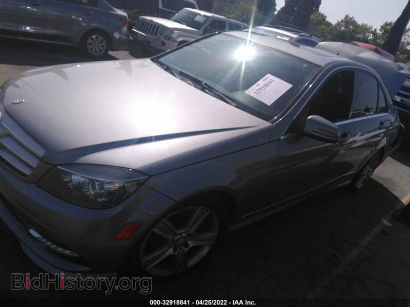 2011 Mercedes-Benz C-CLASS (VIN WDDGF5EB3BR183659) — фото 2 из 11
