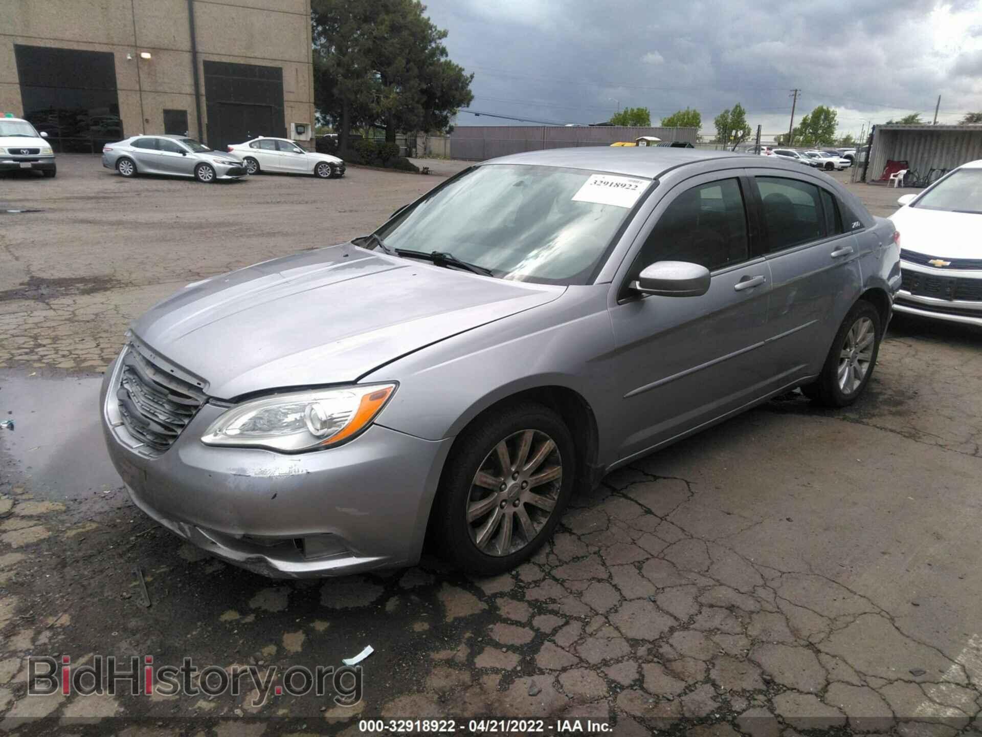 2013 CHRYSLER 200 - VIN: 1C3CCBBB8DN713739 - Фото 2