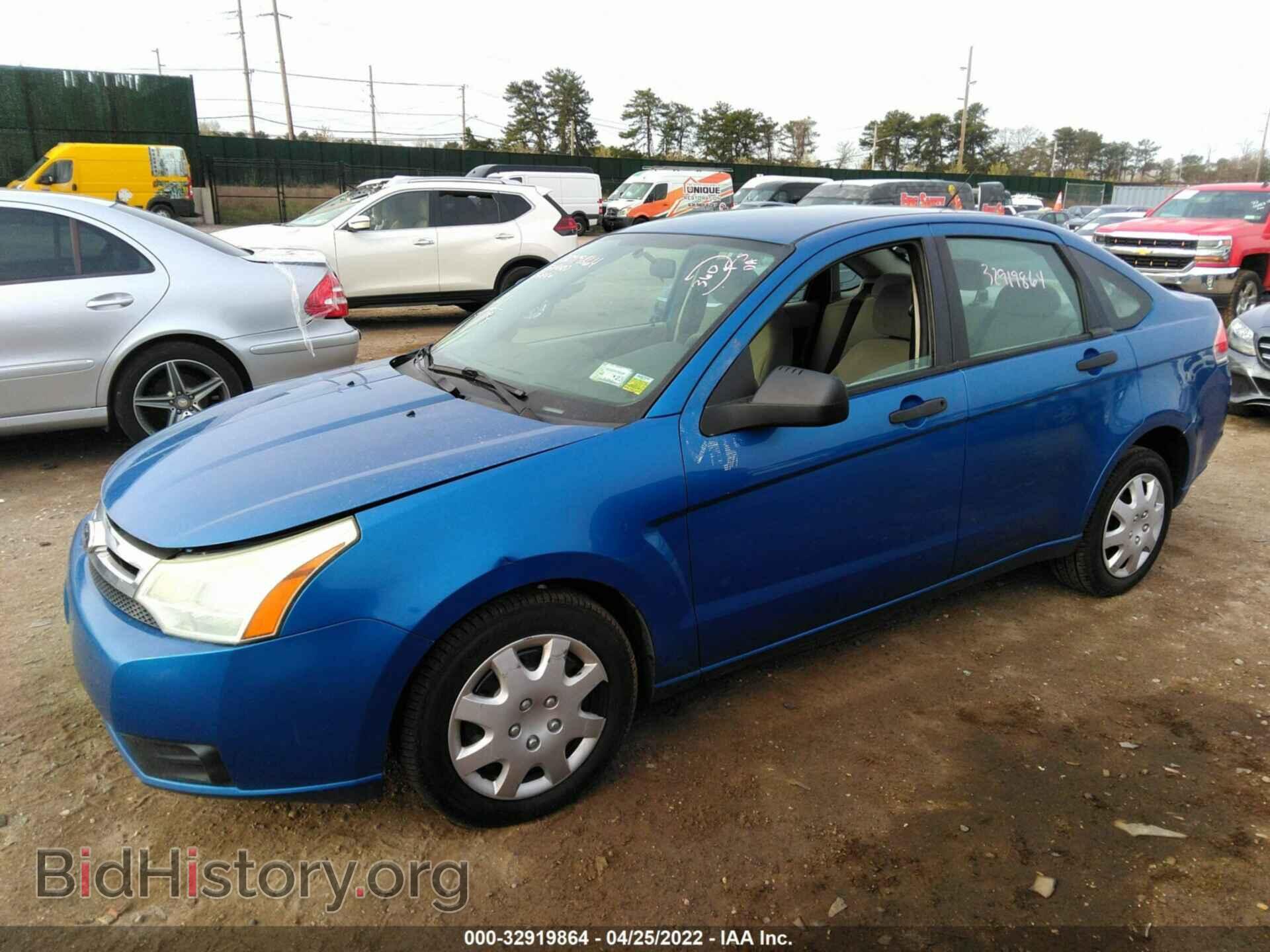 2011 FORD FOCUS - VIN: 1FAHP3EN6BW157140 - Photo 2