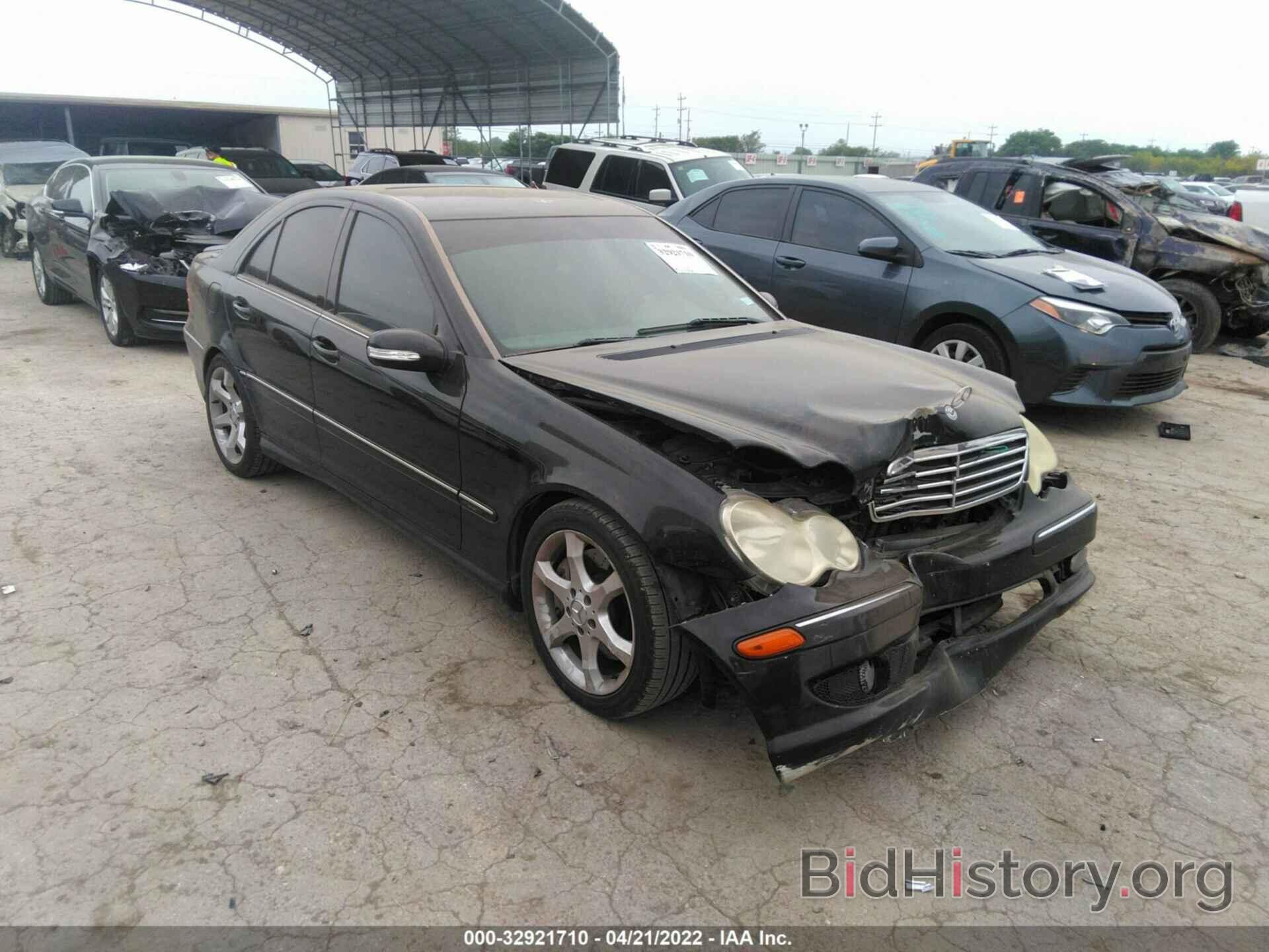 Photo WDBRF52H77E025348 - MERCEDES-BENZ C-CLASS 2007