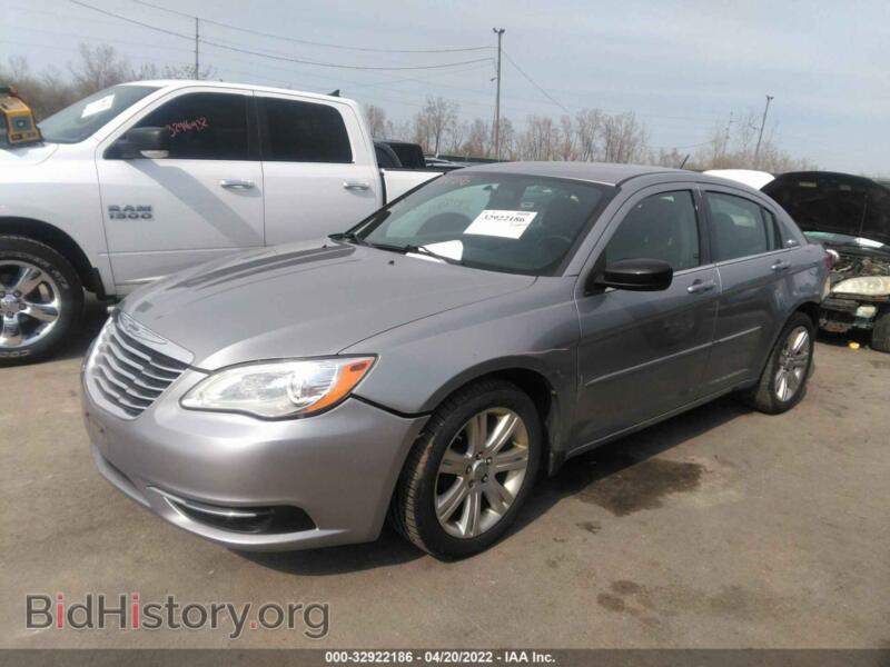 2013 Chrysler 200 (VIN 1C3CCBBB8DN714034) — фото 2 из 11
