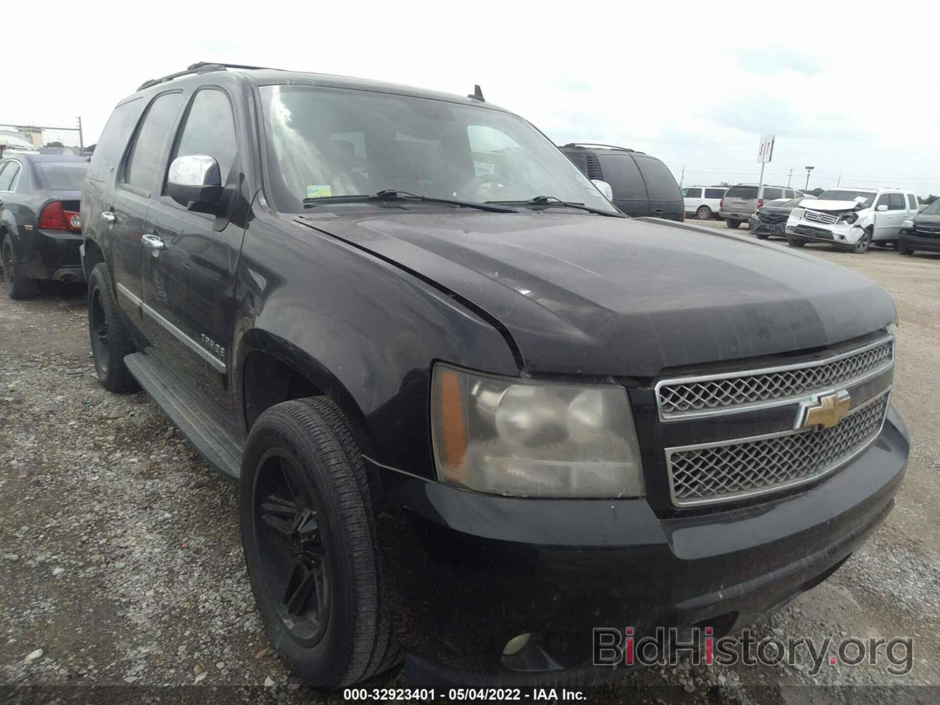 Photo 1GNSCCE03BR335348 - CHEVROLET TAHOE 2011