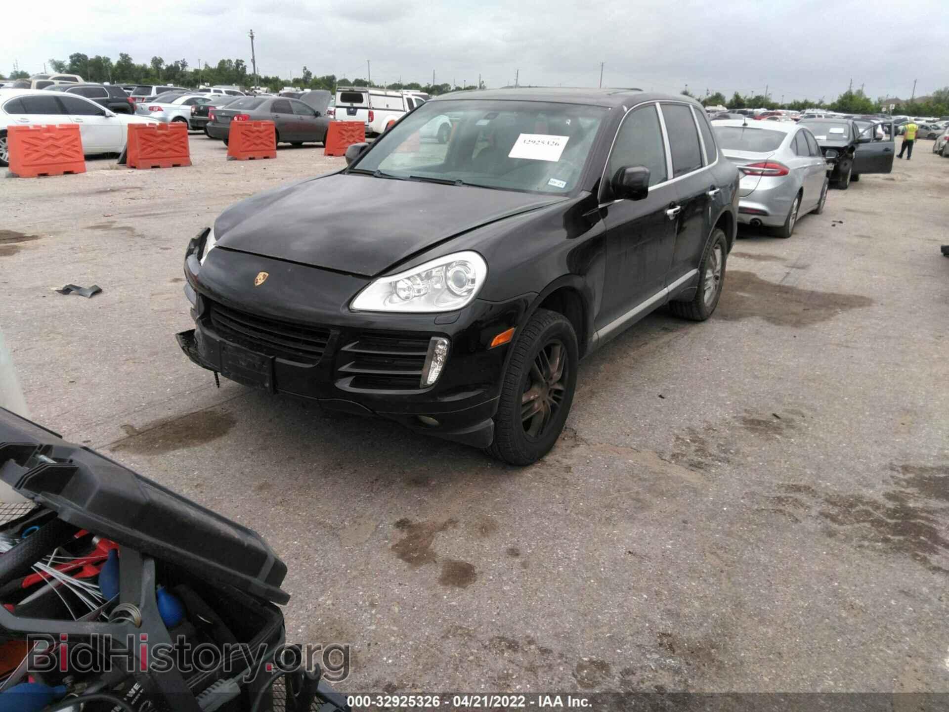 2010 PORSCHE CAYENNE - VIN: WP1AA2AP2ALA04512 - Photo 2