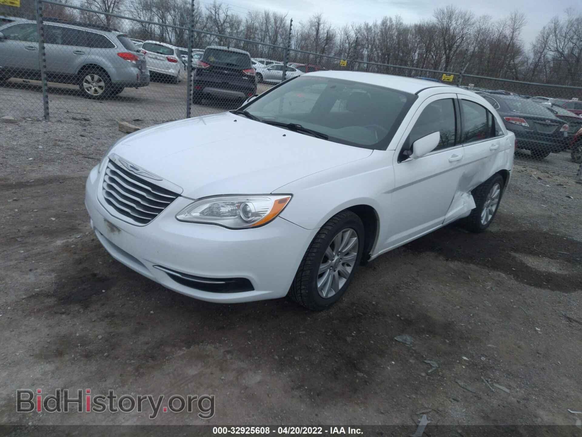 2013 CHRYSLER 200 - VIN: 1C3CCBBB7DN764830 - Photo 2