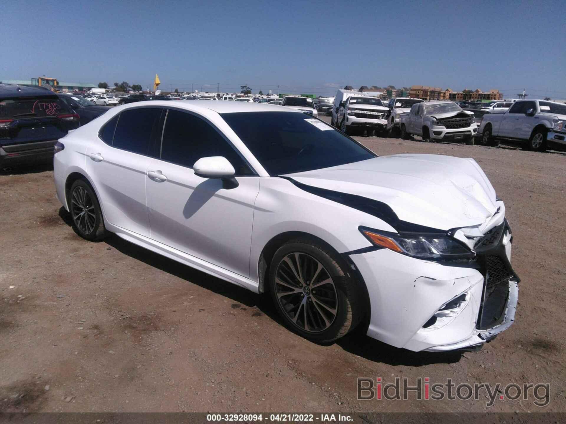 Photo 4T1B11HK3JU131799 - TOYOTA CAMRY 2018