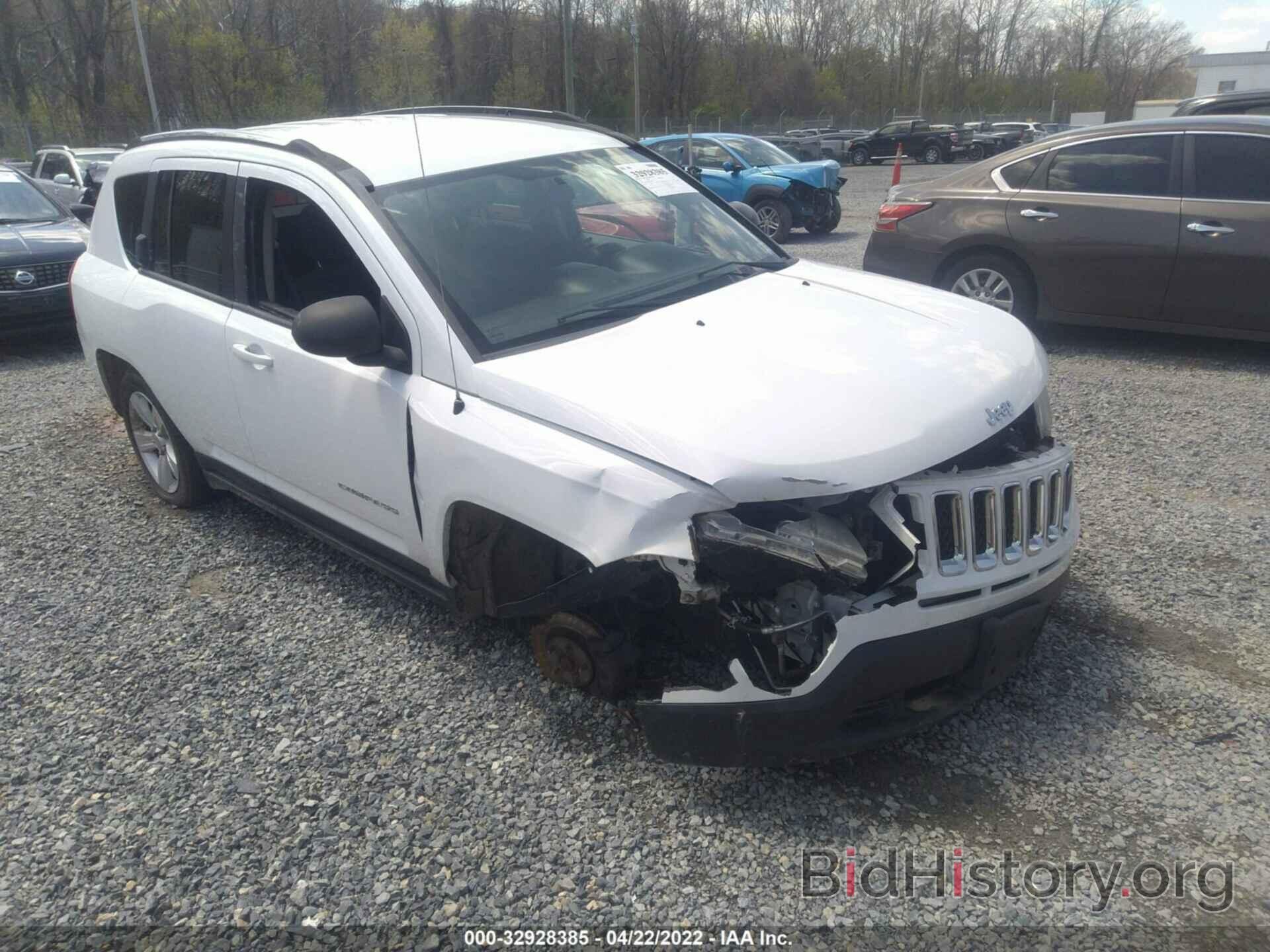 Photo 1J4NF1FB5BD206956 - JEEP COMPASS 2011