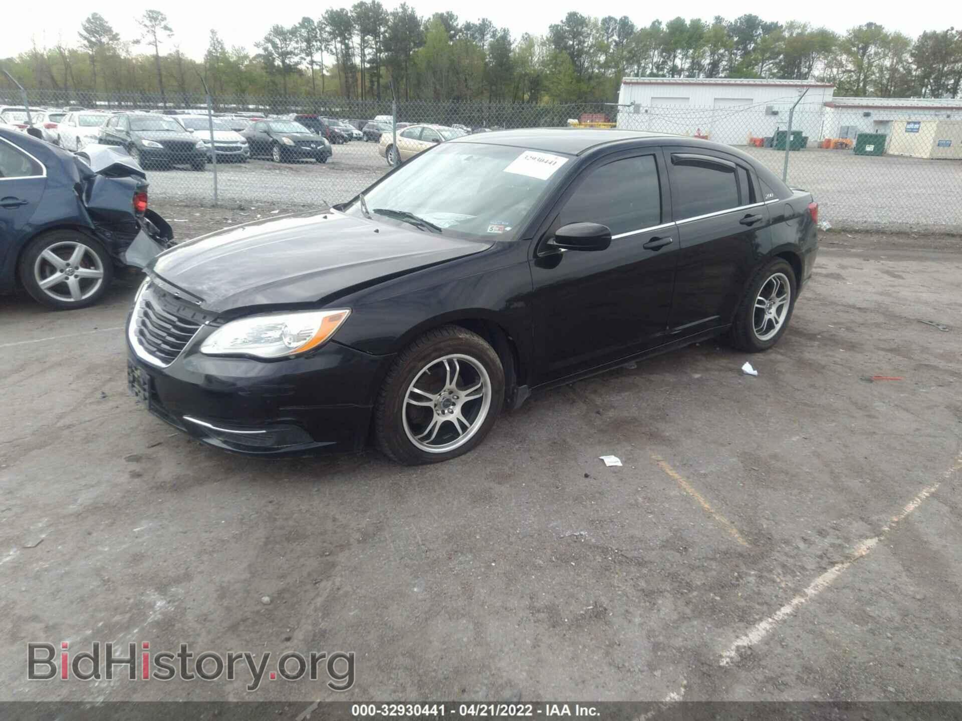 2013 CHRYSLER 200 - VIN: 1C3CCBAB4DN735299 - Фото 2