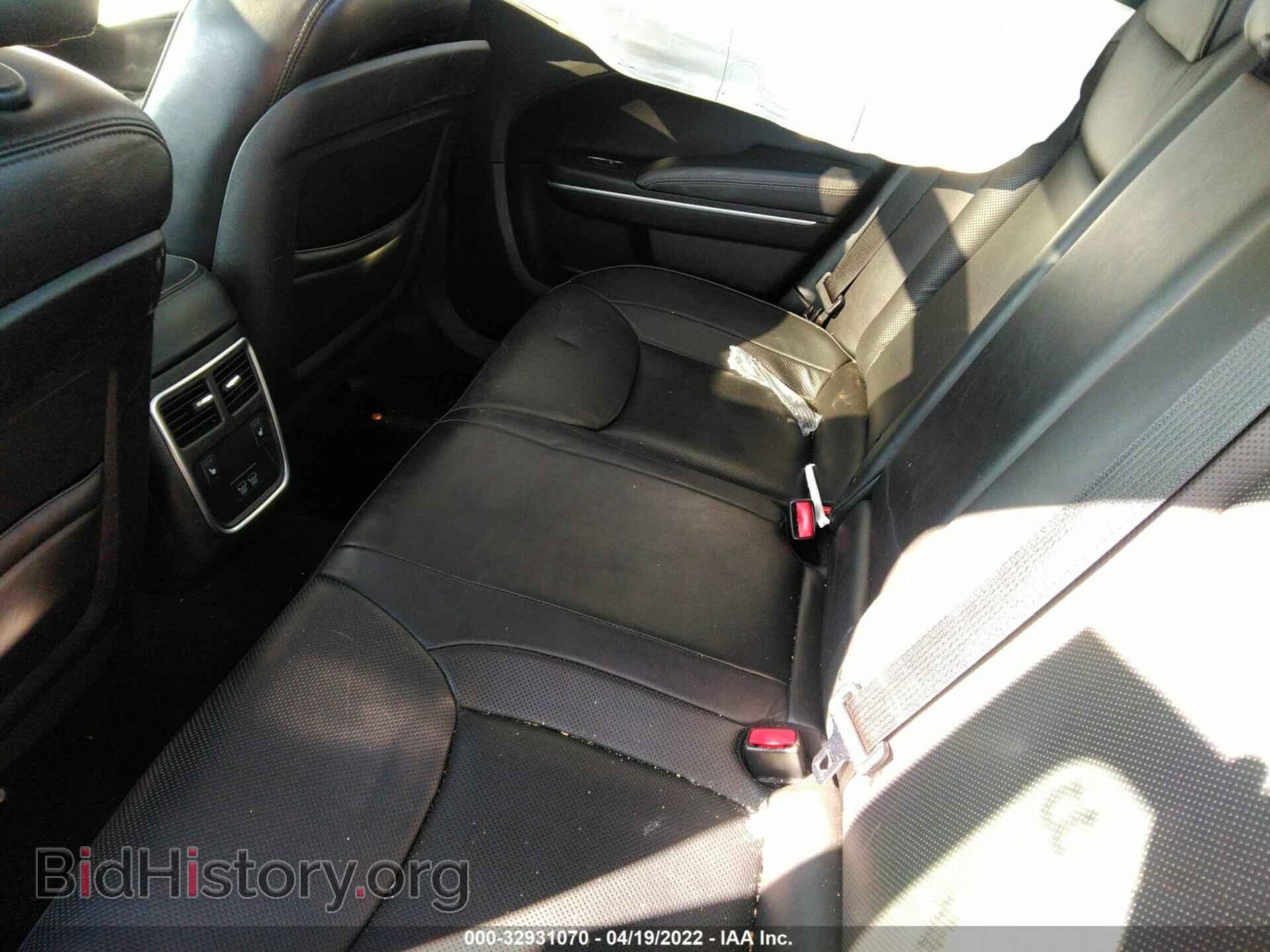 2019 CHRYSLER 300 - VIN: 2C3CCAKG2KH565289 - Фото 8