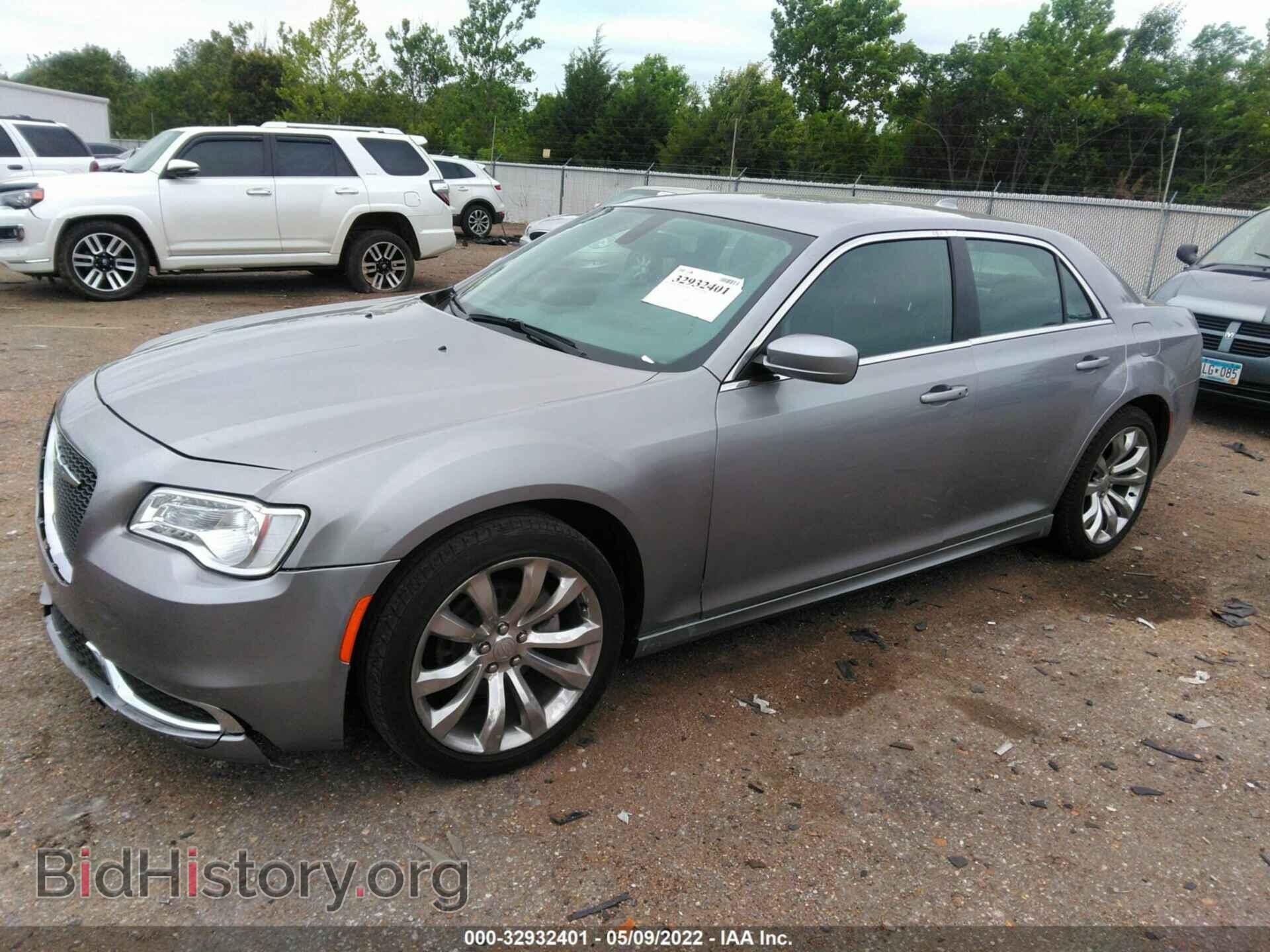 2017 CHRYSLER 300 - VIN: 2C3CCAAG6HH612771 - Фото 2