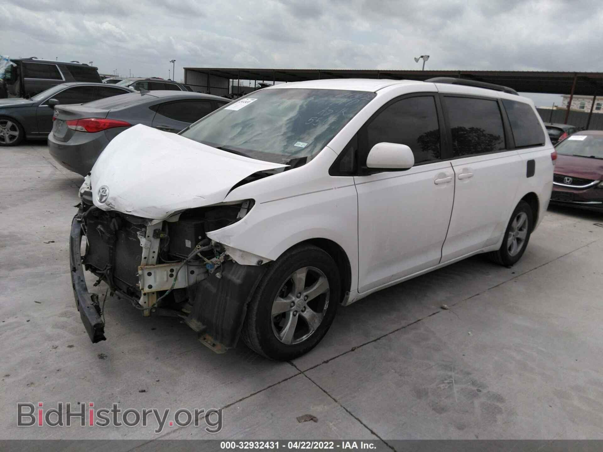 2011 TOYOTA SIENNA - VIN: 5TDKK3DC4BS065507 - Фото 2
