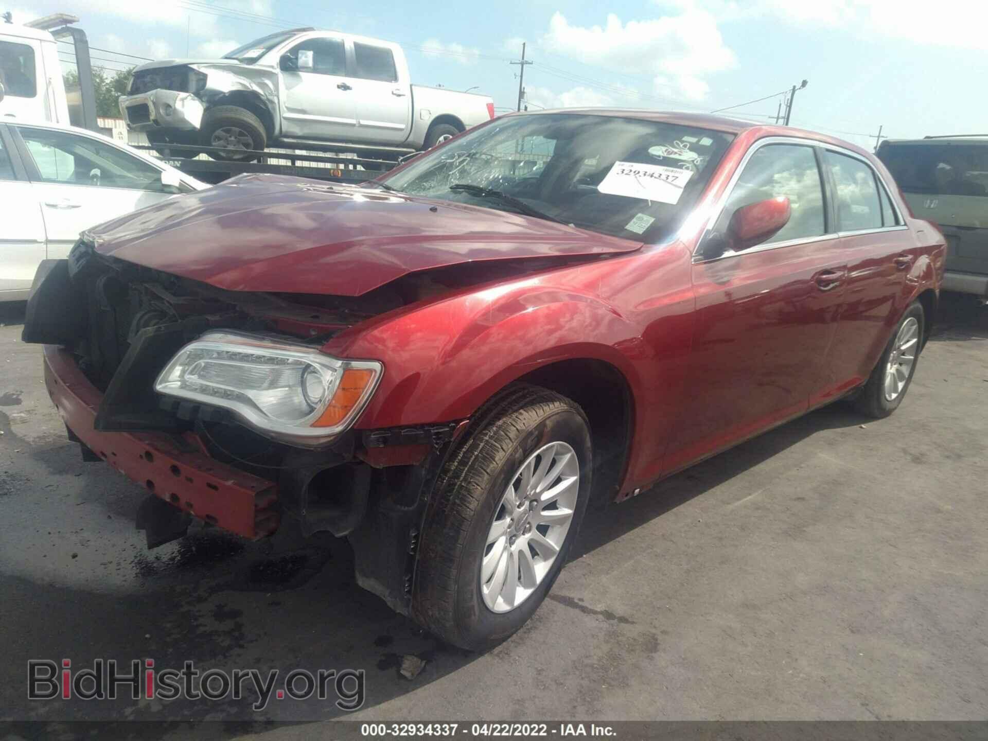 2014 CHRYSLER 300 - VIN: 2C3CCAAG3EH119464 - Фото 2