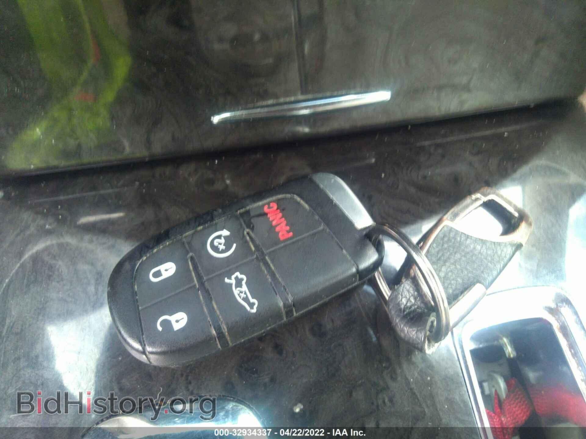 2014 CHRYSLER 300 - VIN: 2C3CCAAG3EH119464 - Фото 11