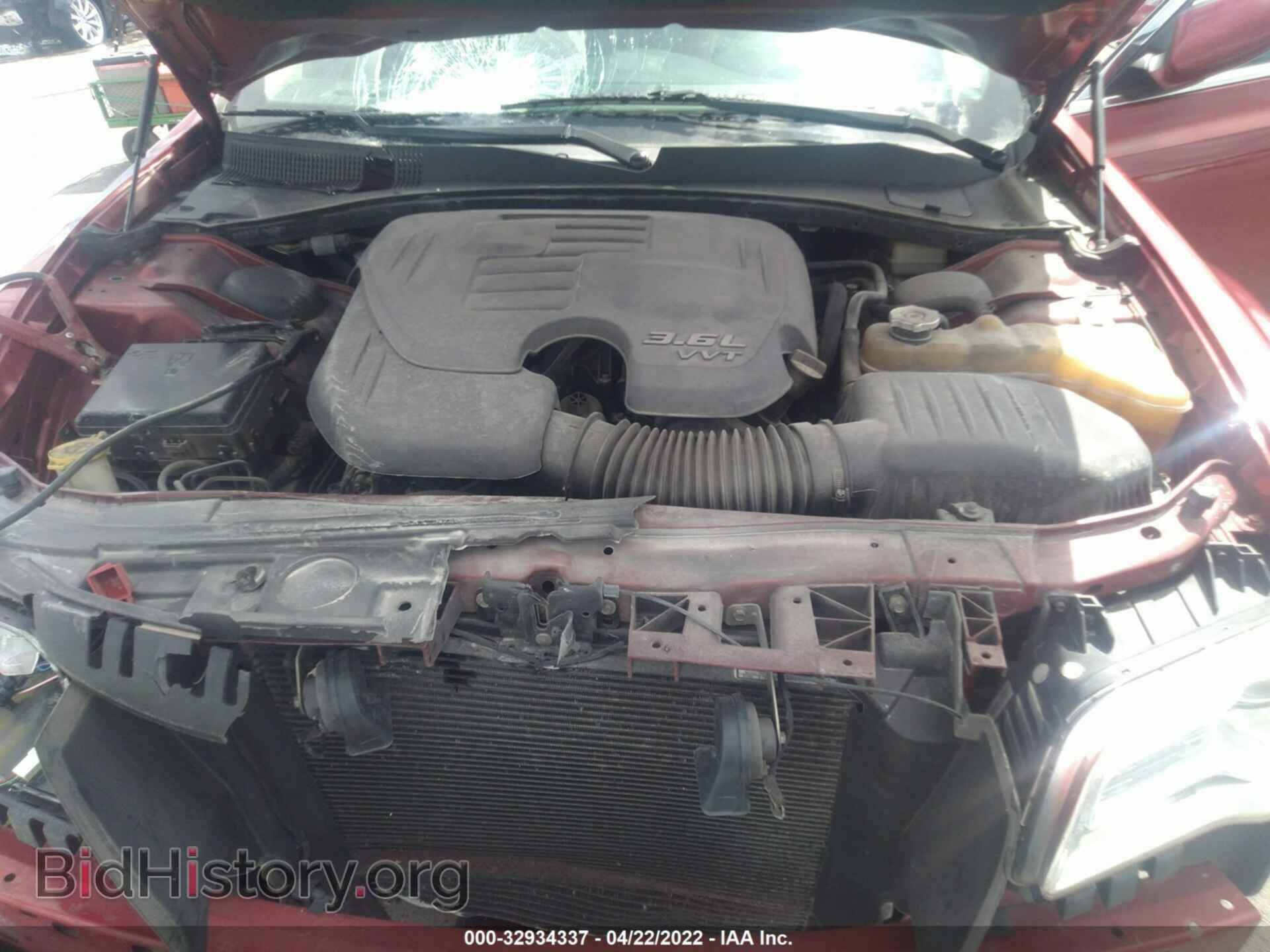 2014 CHRYSLER 300 - VIN: 2C3CCAAG3EH119464 - Фото 10