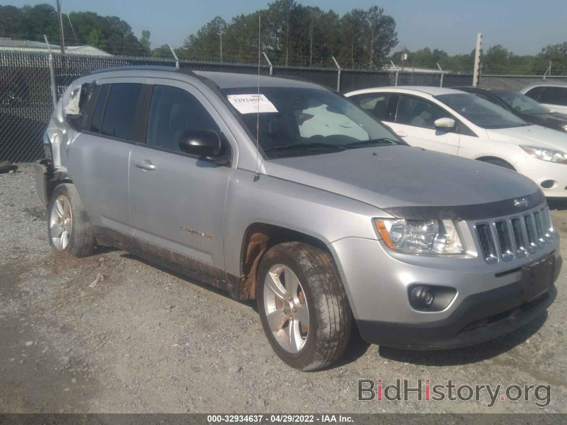 Photo 1J4NF1FB5BD210974 - JEEP COMPASS 2011