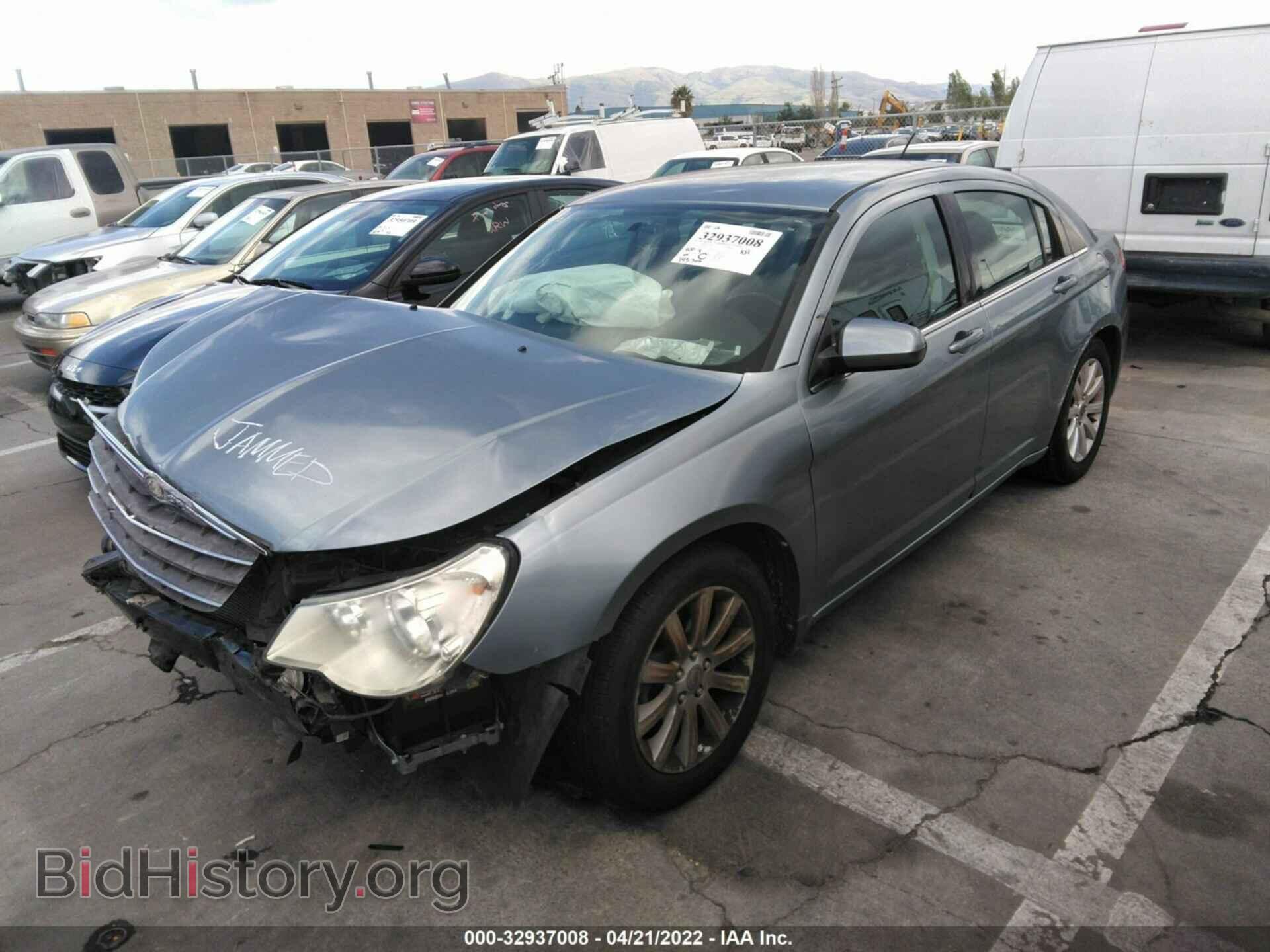 2010 CHRYSLER SEBRING - VIN: 1C3CC5FB6AN220116 - Фото 2