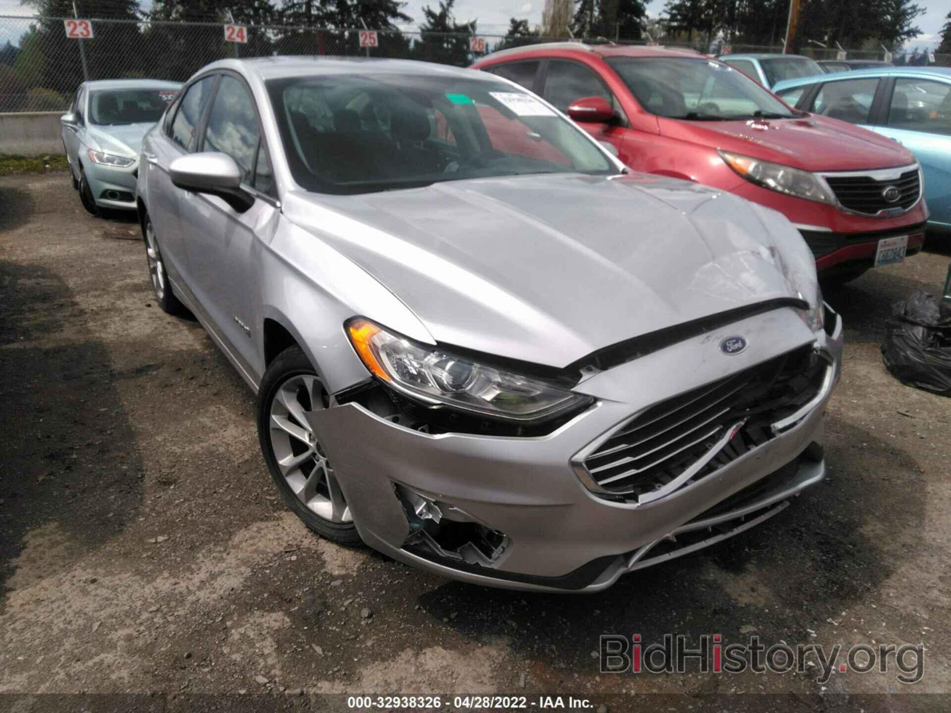 Photo 3FA6P0LU0KR118725 - FORD FUSION HYBRID 2019