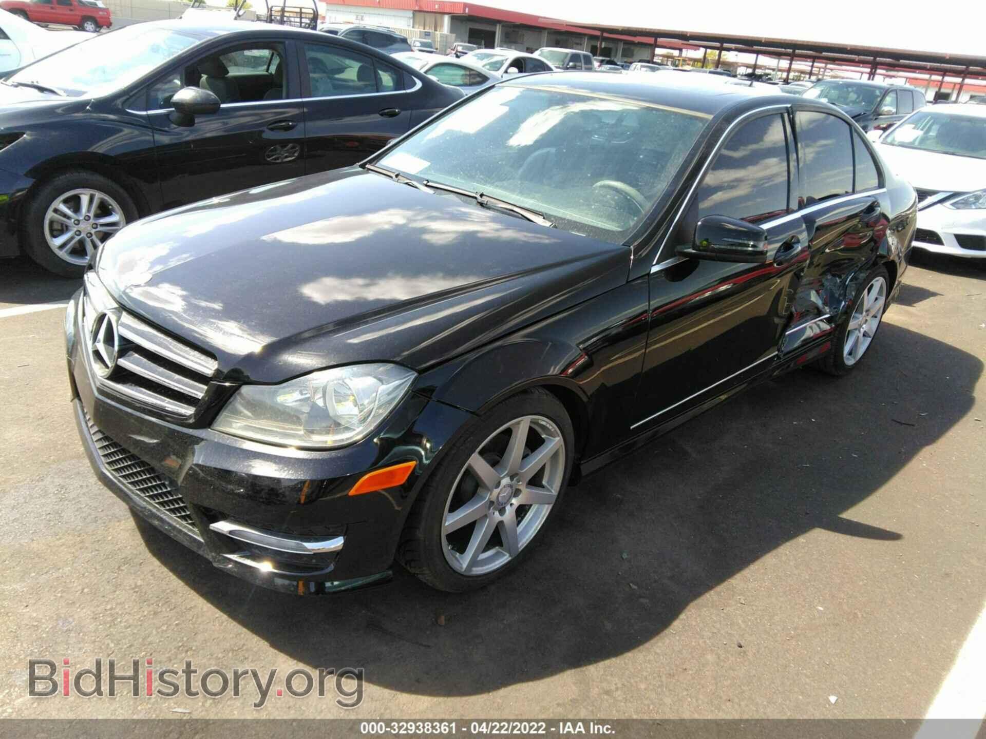 2012 MERCEDES-BENZ C-CLASS - VIN: WDDGF4HB6CA628157 - Фото 2