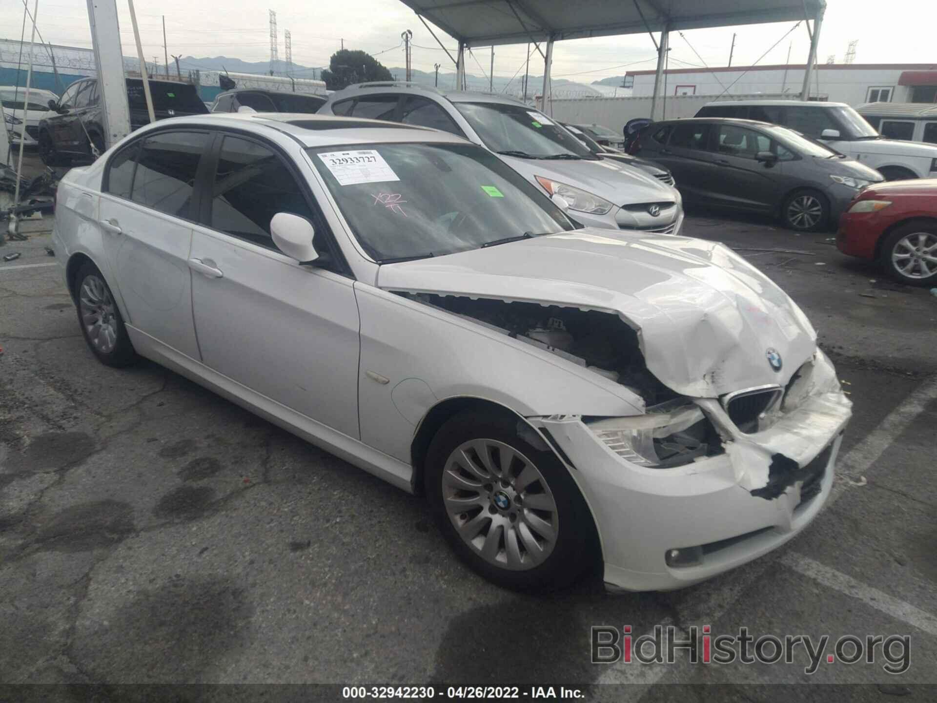 Photo WBAPH53599A437897 - BMW 3 SERIES 2009