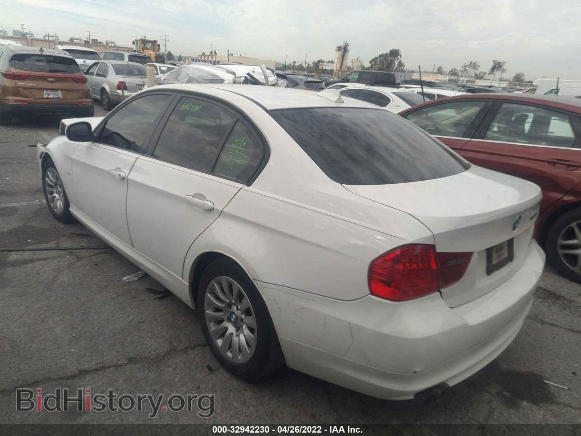 2009 BMW 3 SERIES - VIN: WBAPH53599A437897 - Фото 3
