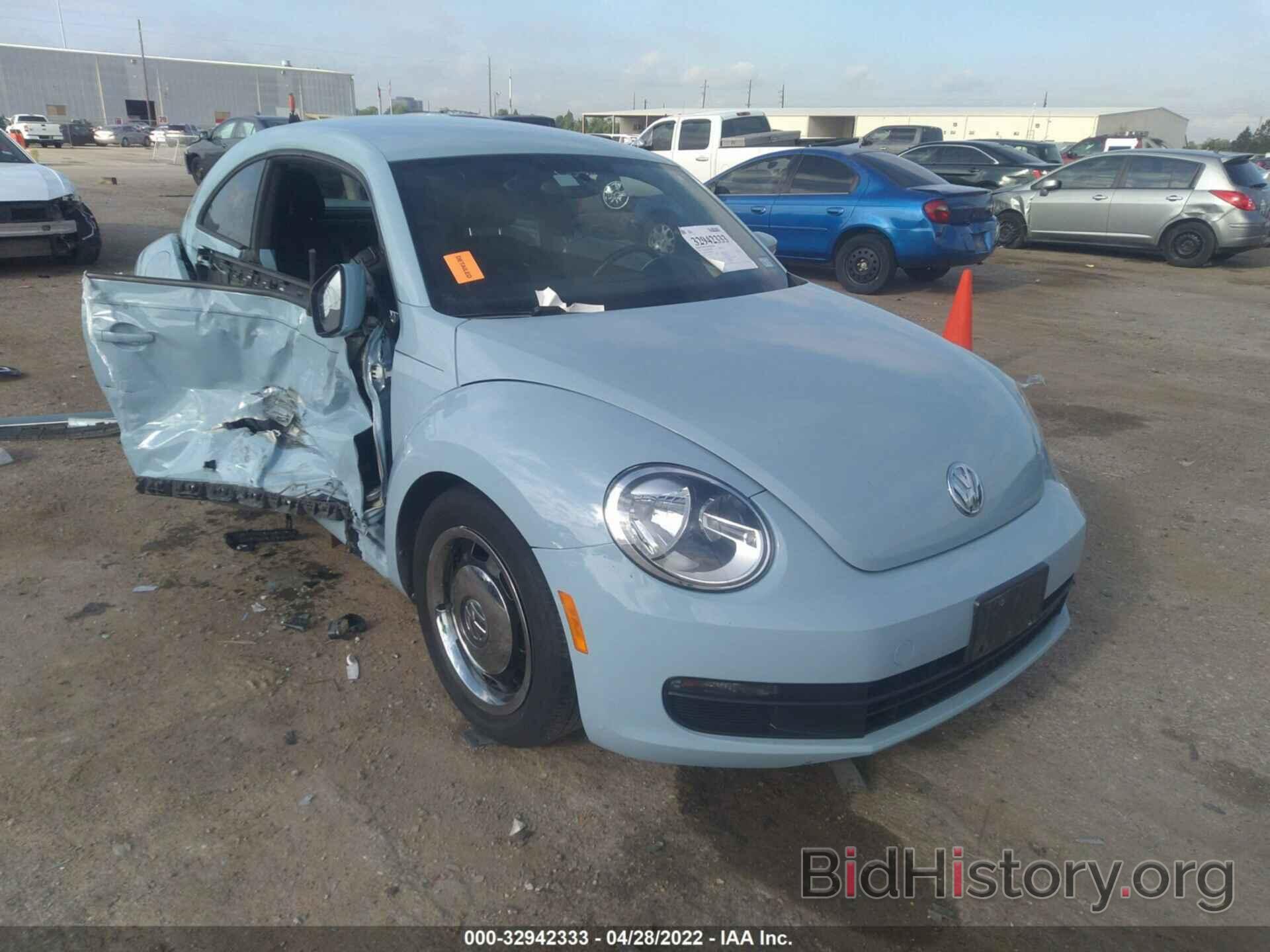 Photo 3VWJX7AT5DM602149 - VOLKSWAGEN BEETLE COUPE 2013