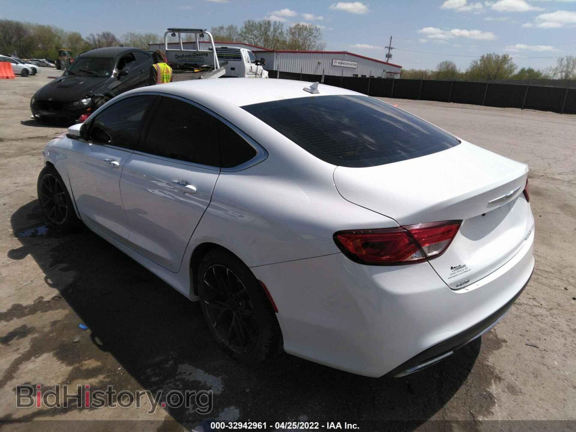 2015 CHRYSLER 200 - VIN: 1C3CCCEGXFN585732 - Фото 3