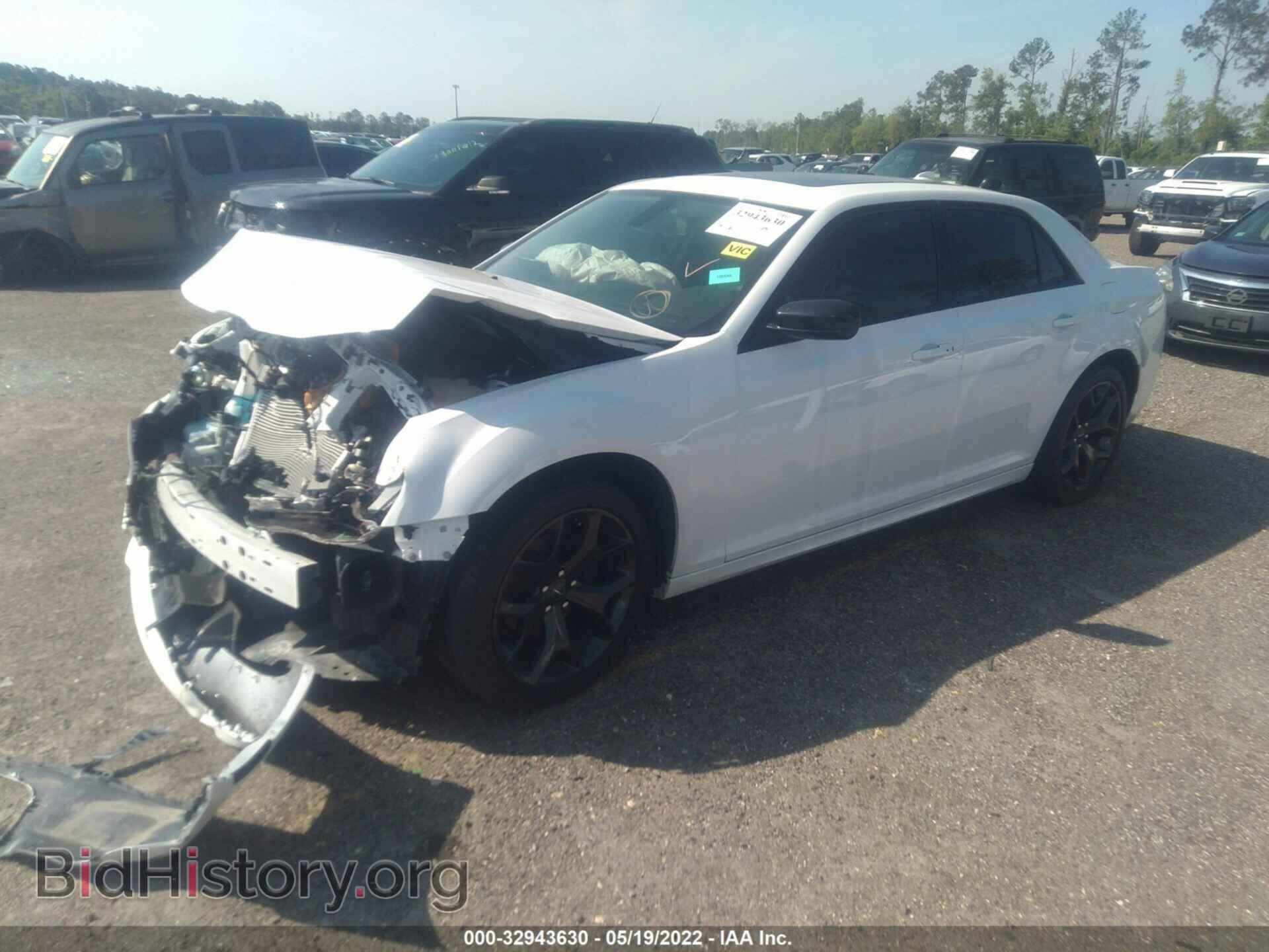 2020 CHRYSLER 300 - VIN: 2C3CCAAG8LH230072 - Фото 2