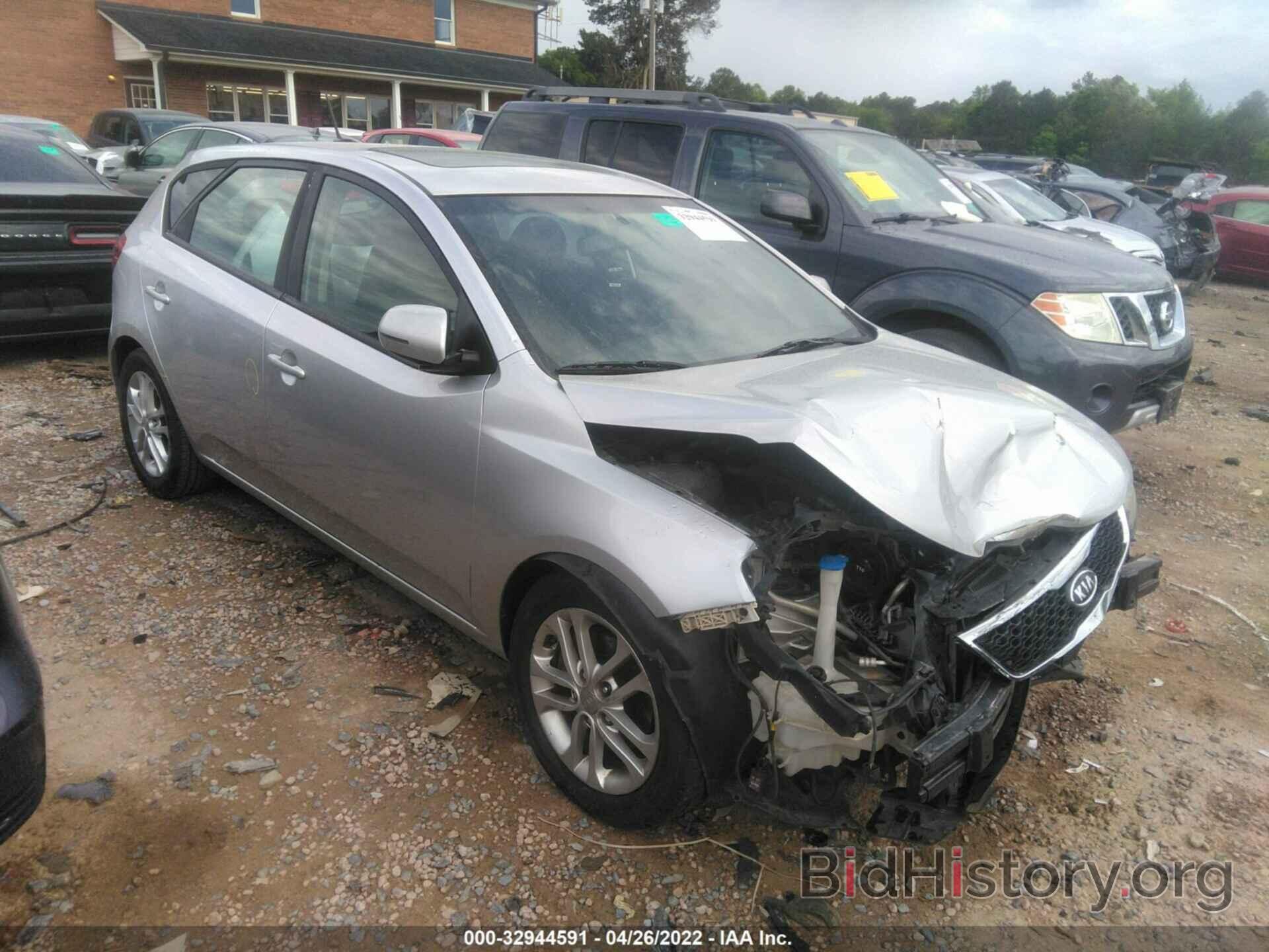 Photo KNAFU5A2XB5353568 - KIA FORTE 5-DOOR 2011