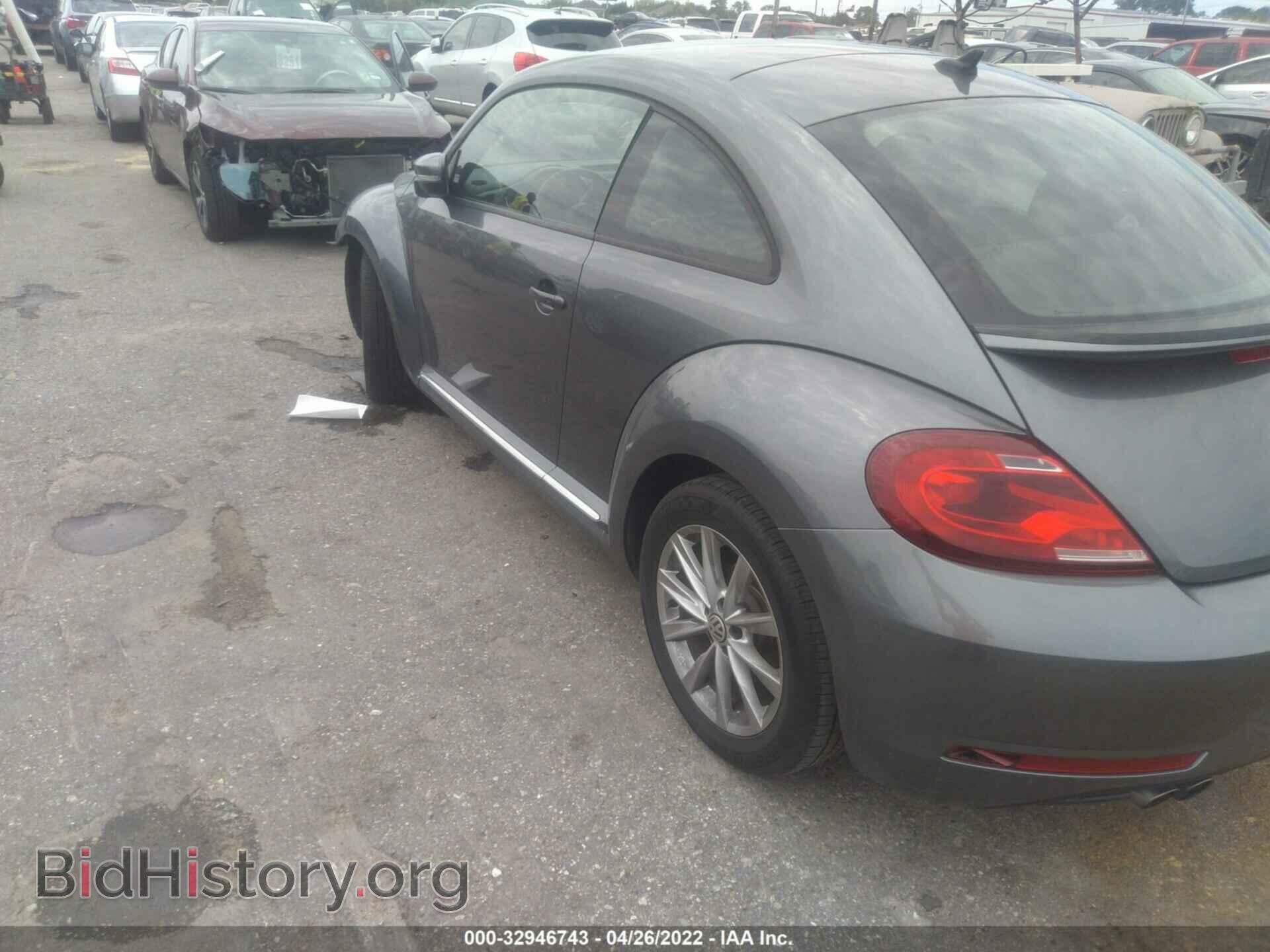2018 VOLKSWAGEN BEETLE - VIN: 3VWFD7AT2JM700792 - Фото 3