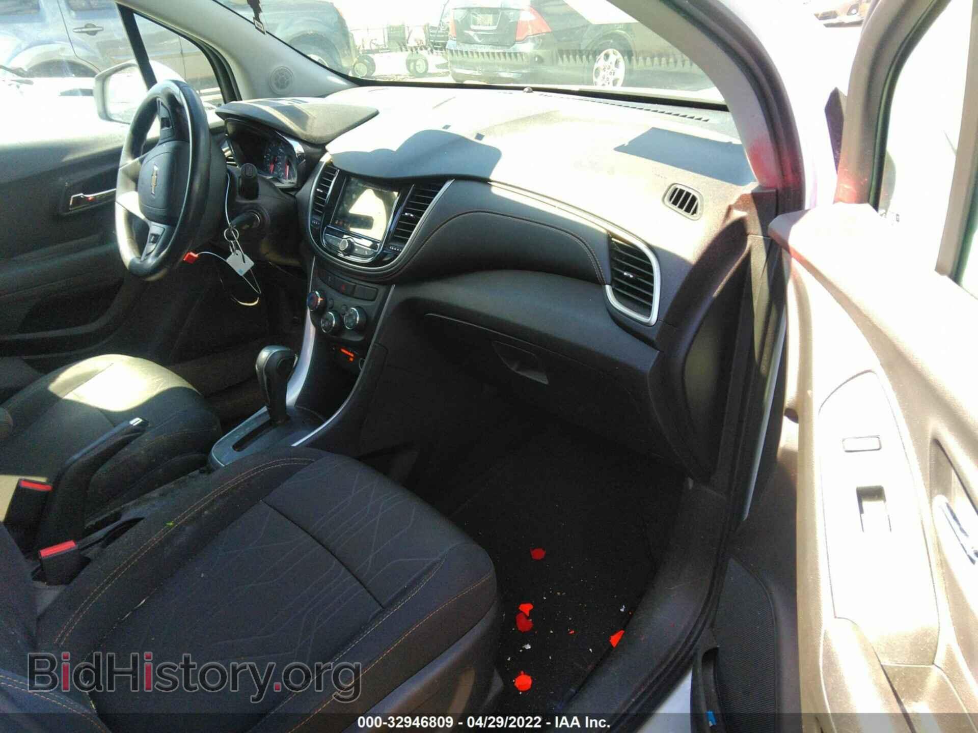 2019 CHEVROLET TRAX - VIN: 3GNCJPSB3KL264098 - Фото 5