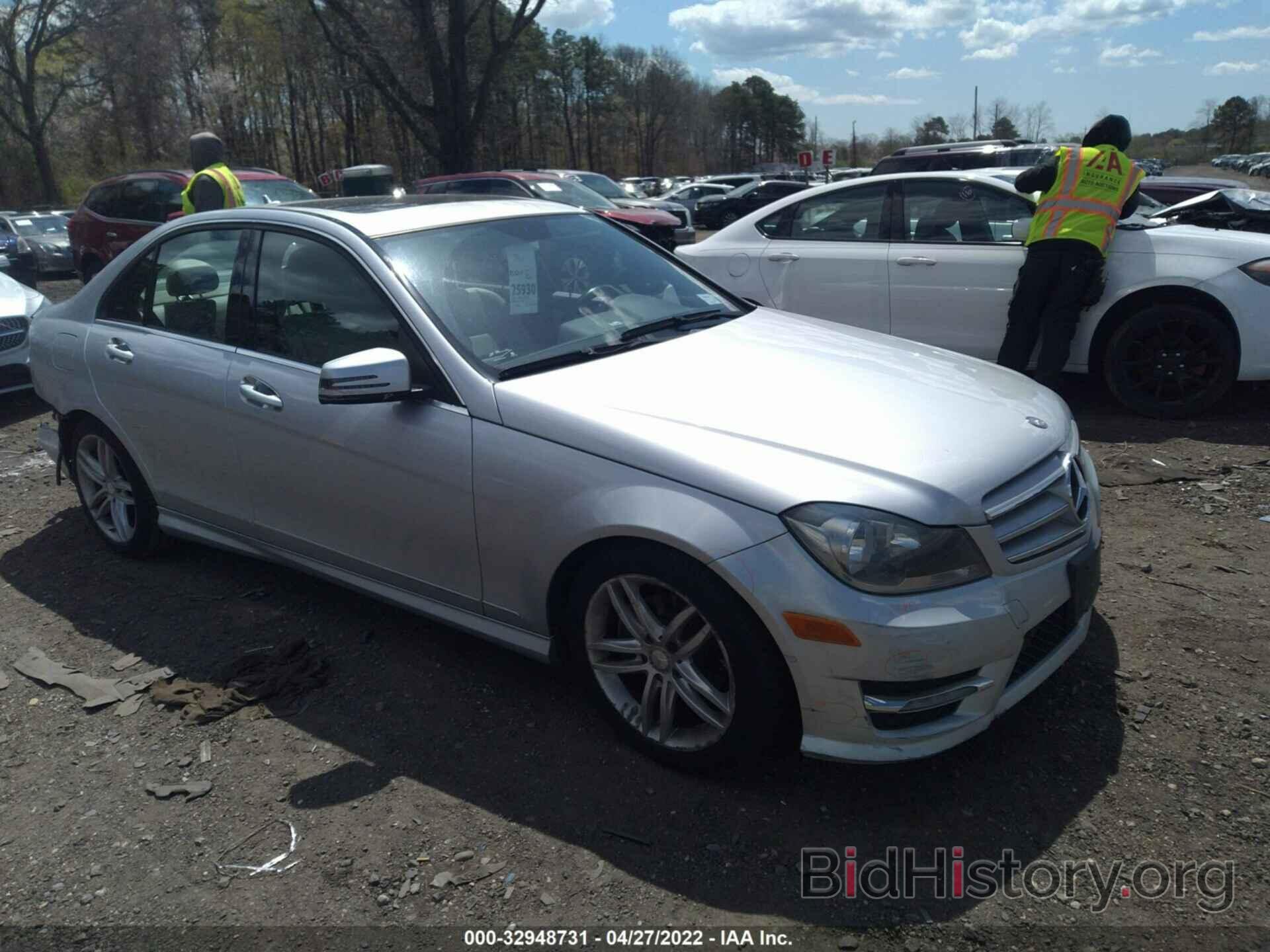 Photo WDDGF8BB9CR240633 - MERCEDES-BENZ C-CLASS 2012