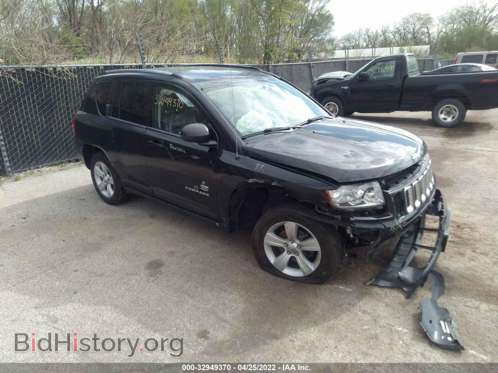 Photo 1J4NF5FB9BD166940 - JEEP COMPASS 2011