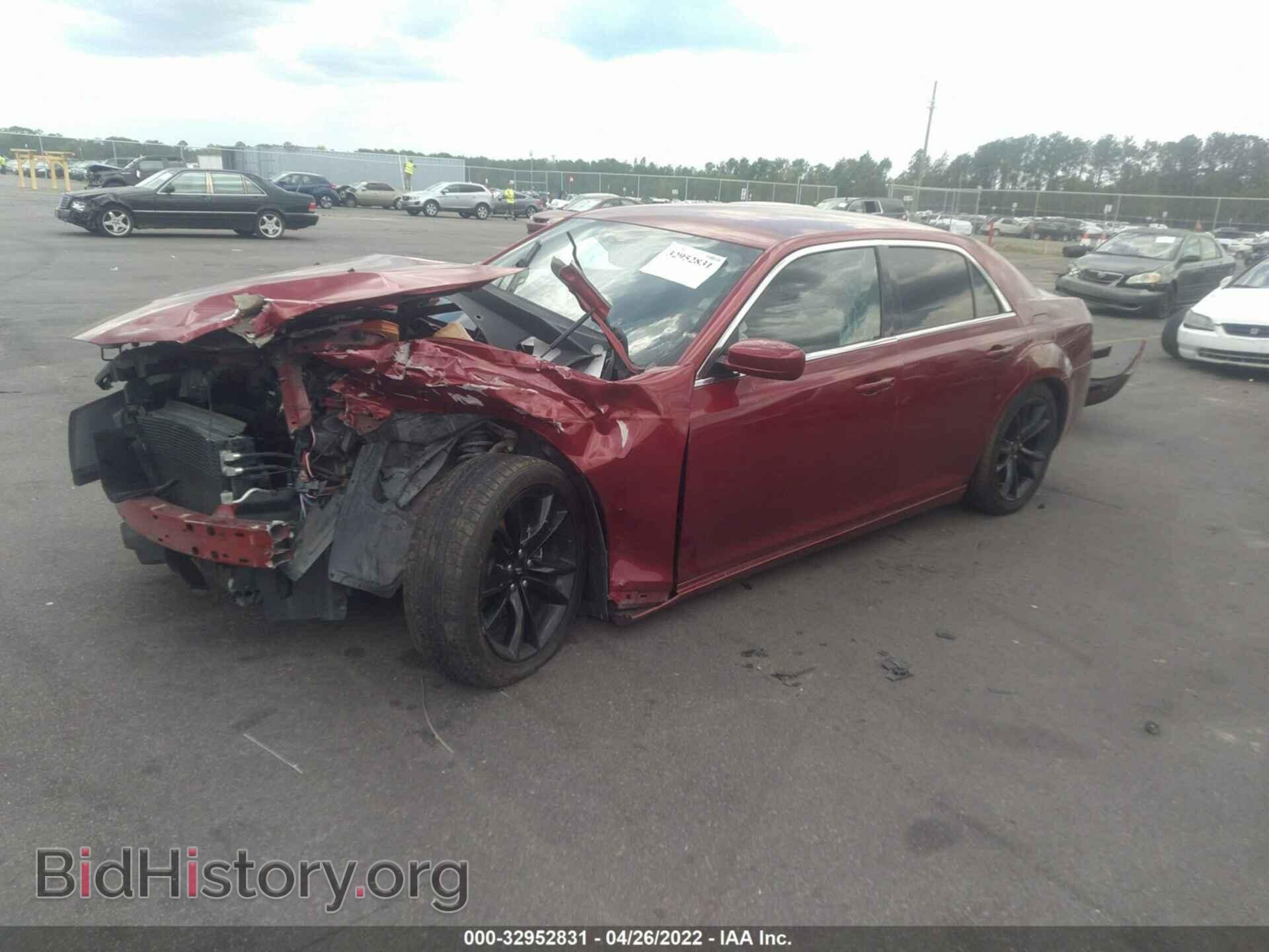 2013 CHRYSLER 300 - VIN: 2C3CCAAG7DH731844 - Photo 2