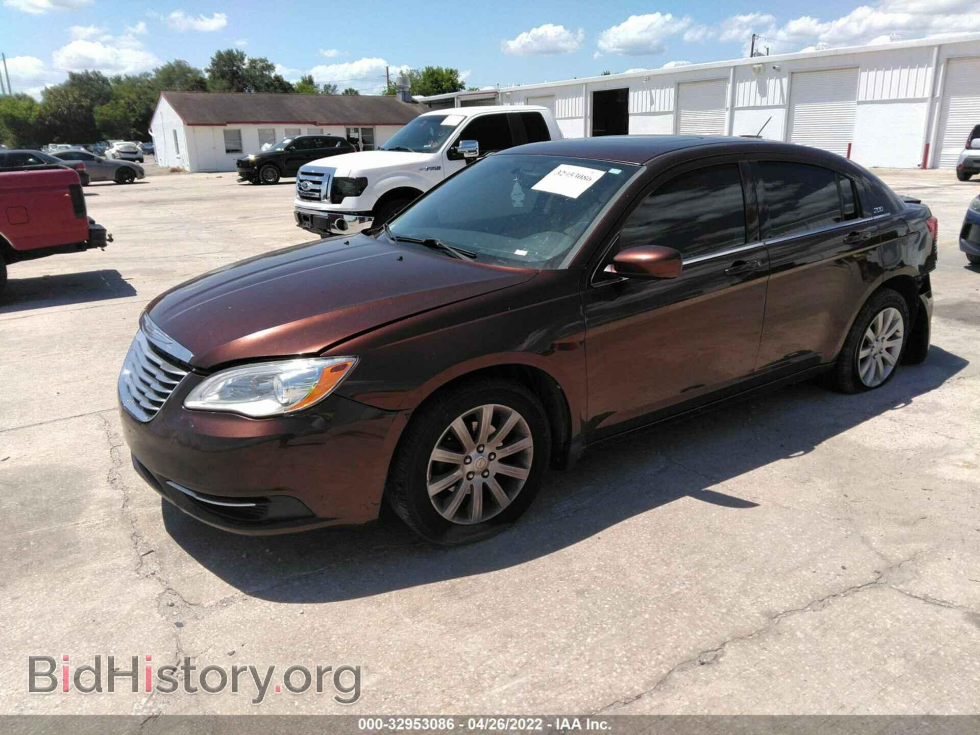 2013 CHRYSLER 200 - VIN: 1C3CCBBB0DN575114 - Фото 2