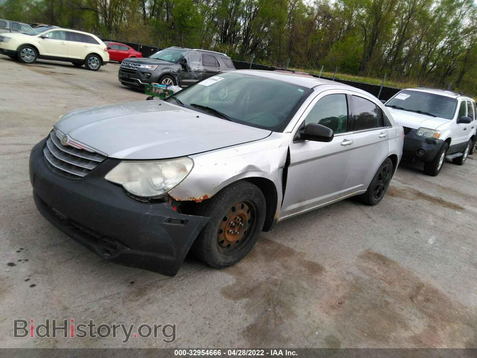 2010 CHRYSLER SEBRING - VIN: 1C3CC4FB9AN100742 - Фото 2
