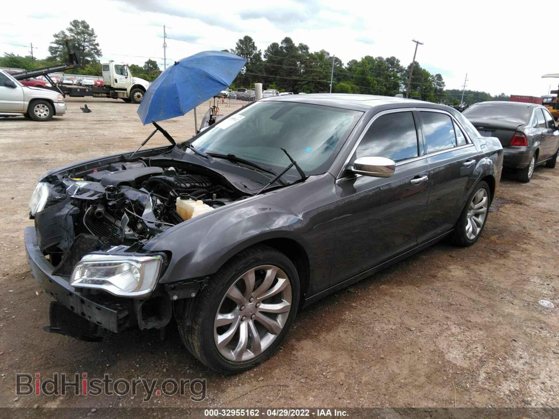 2019 CHRYSLER 300 - VIN: 2C3CCAEG8KH534284 - Фото 2