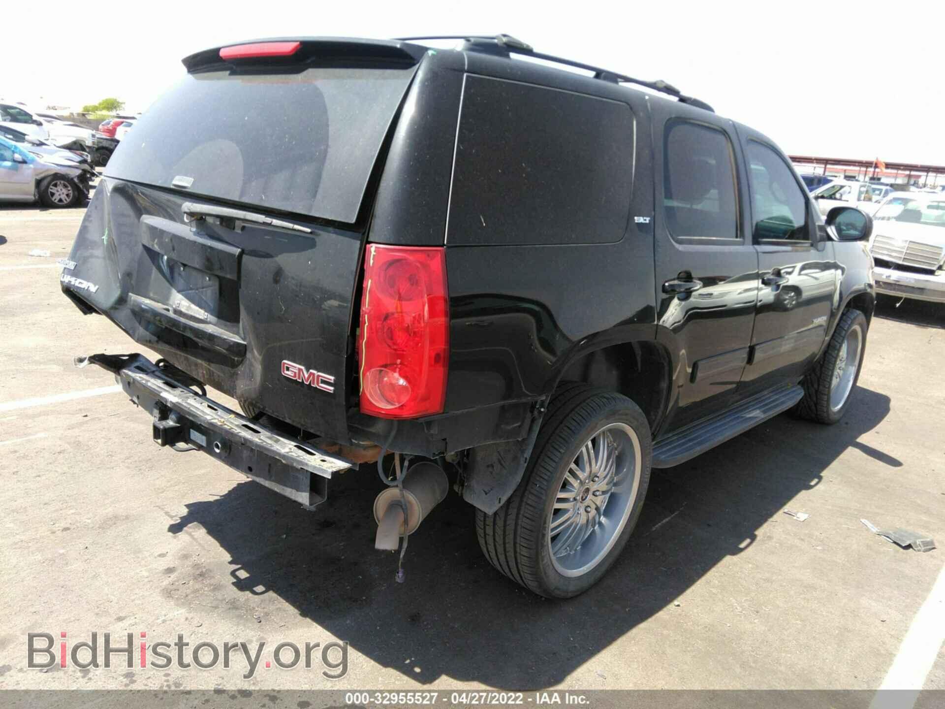 2011 GMC YUKON - VIN: 1GKS2CE05BR372191 - Photo 4