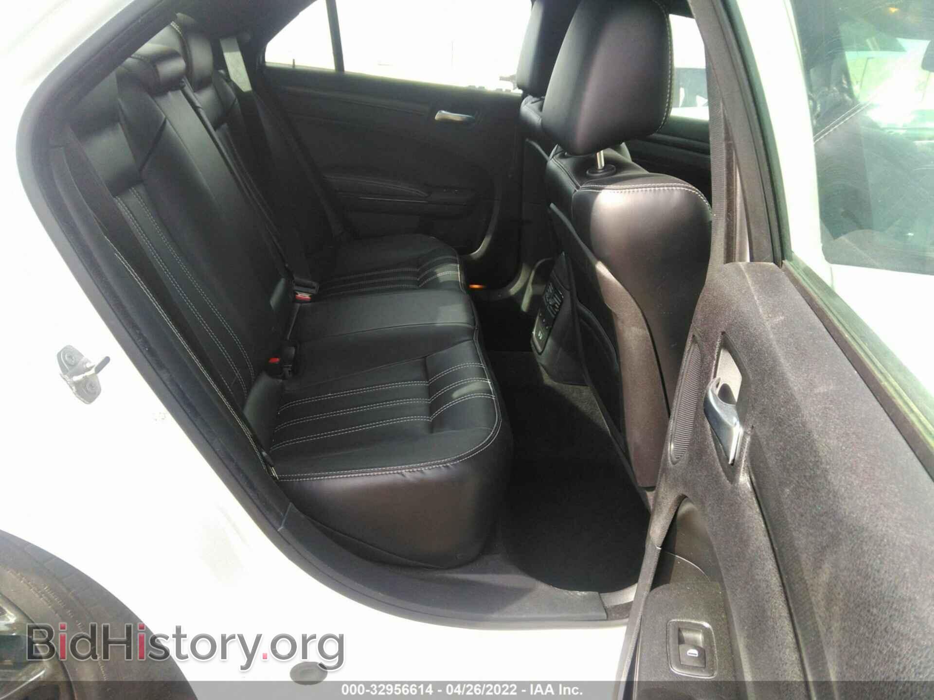 2015 CHRYSLER 300 - VIN: 2C3CCABG4FH903846 - Фото 8