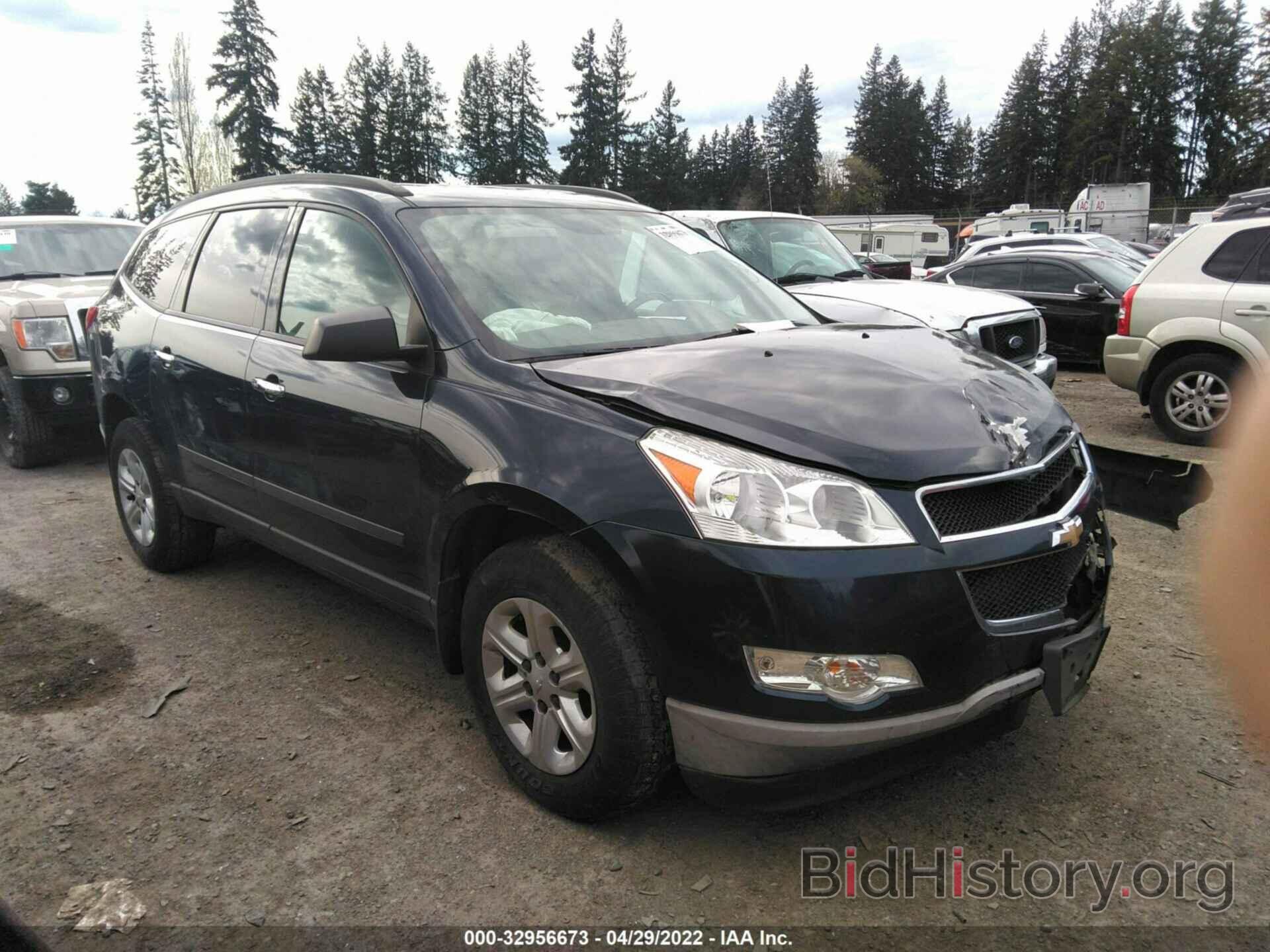 Photo 1GNKVFED5CJ185256 - CHEVROLET TRAVERSE 2012